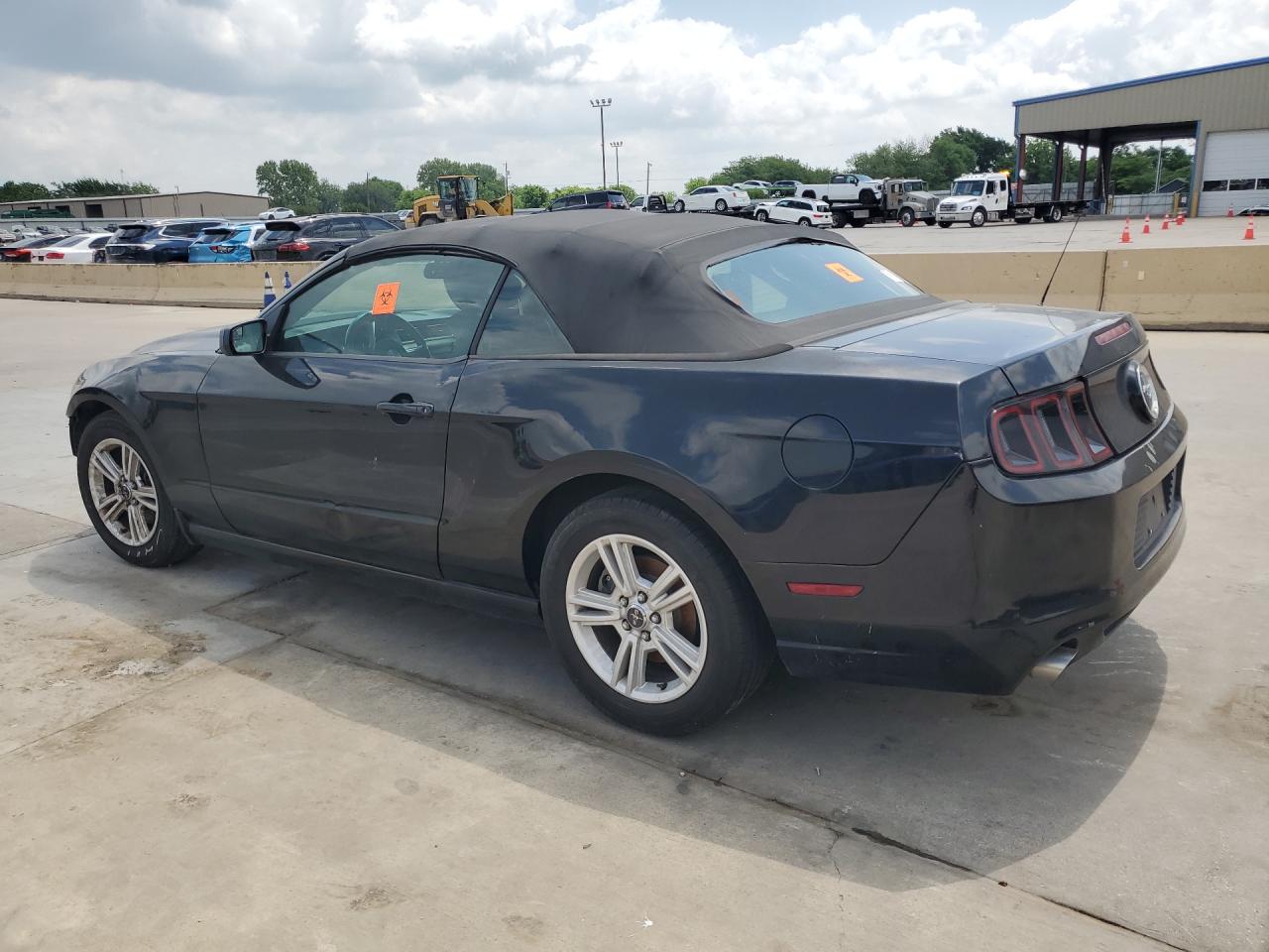 2014 Ford Mustang Черный vin: 1ZVBP8EM4E5266756 Damage: Left Front Door, Dent(S) W/ Paint Dmg, 1 To 2 Inches