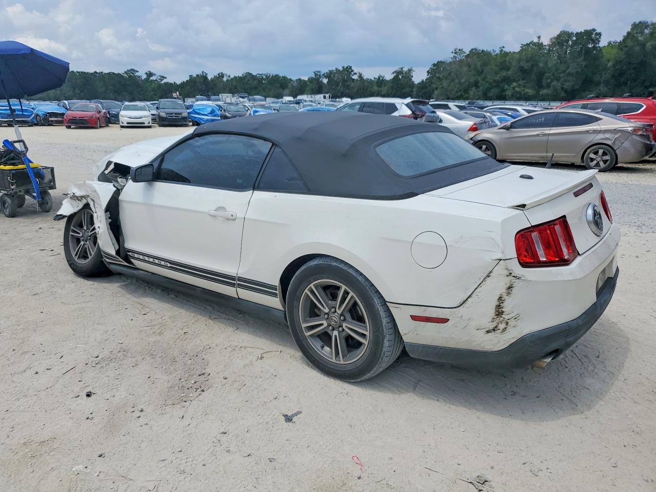 2012 Ford Mustang White vin: 1ZVBP8EM5C5203646