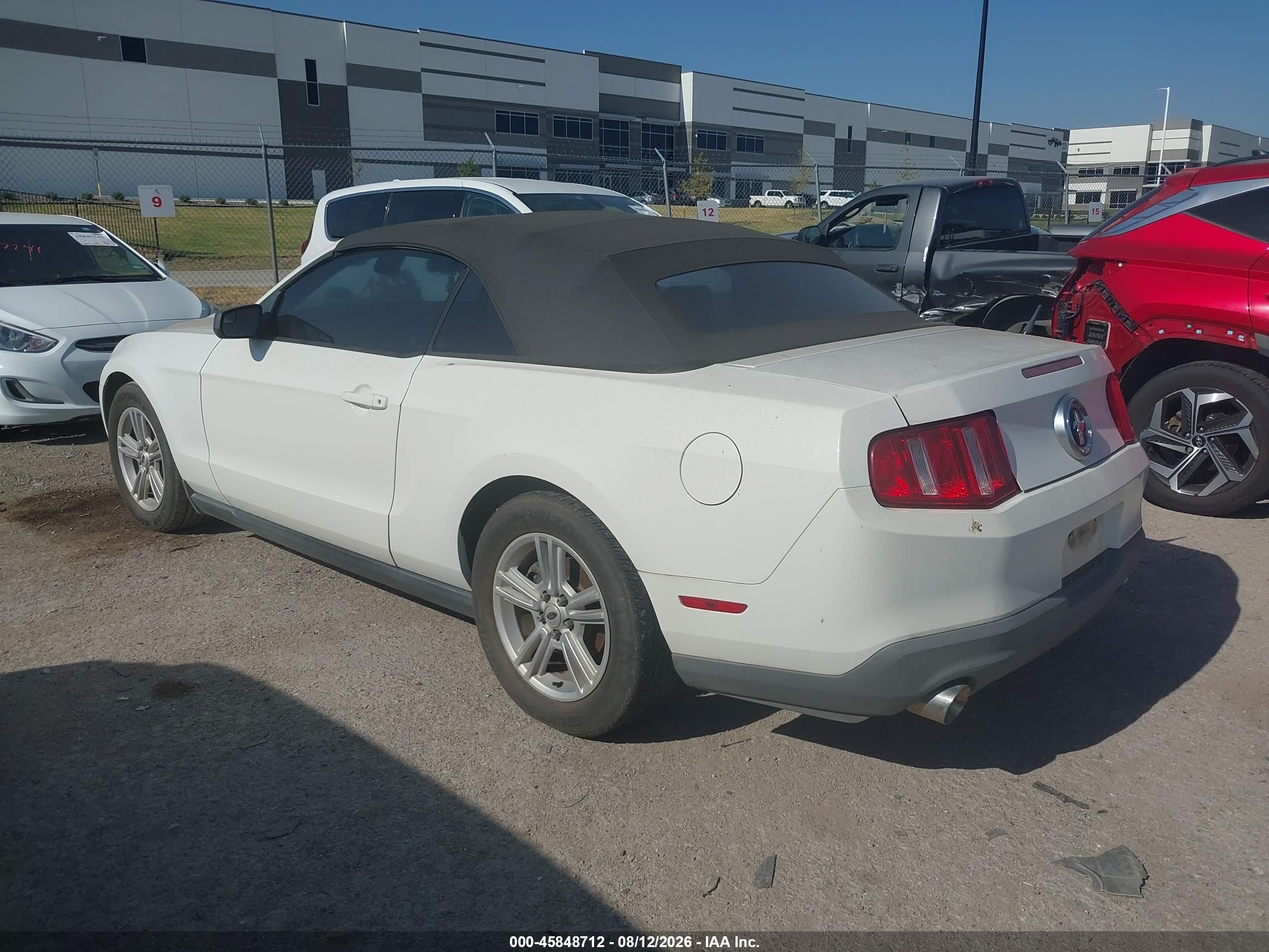 2012 Ford Mustang V6 White vin: 1ZVBP8EM5C5222391