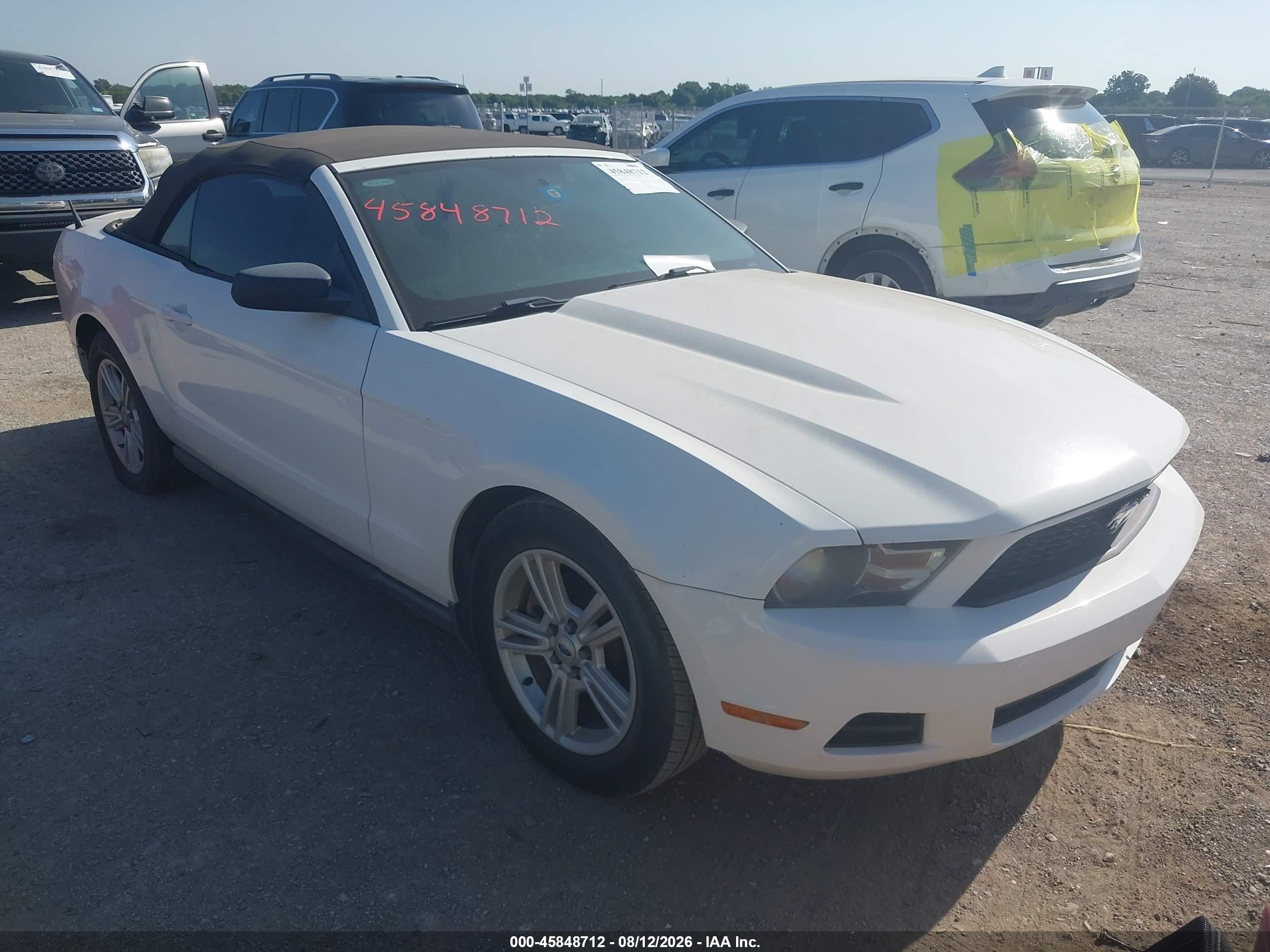 2012 Ford Mustang V6 White vin: 1ZVBP8EM5C5222391
