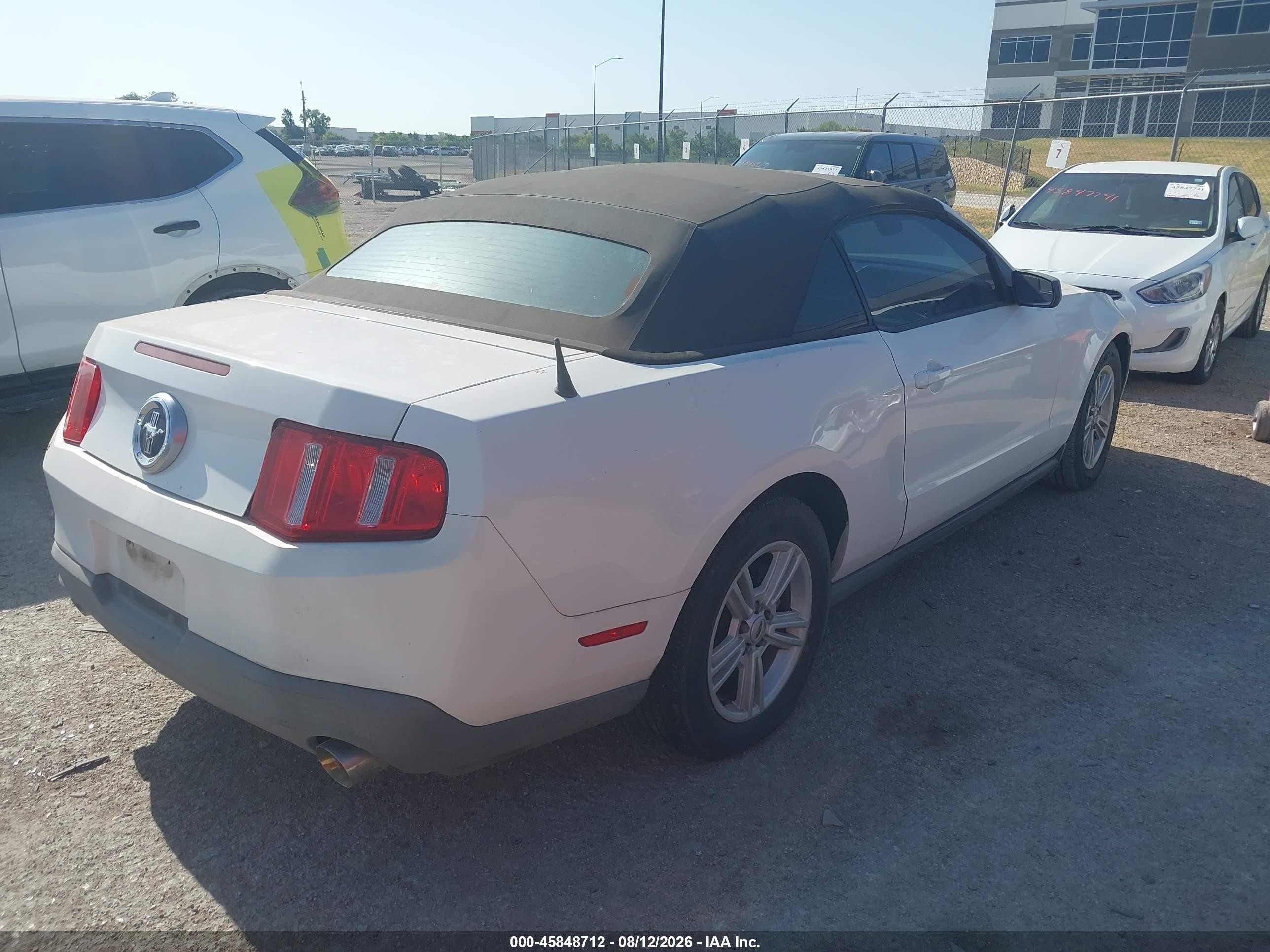 2012 Ford Mustang V6 White vin: 1ZVBP8EM5C5222391
