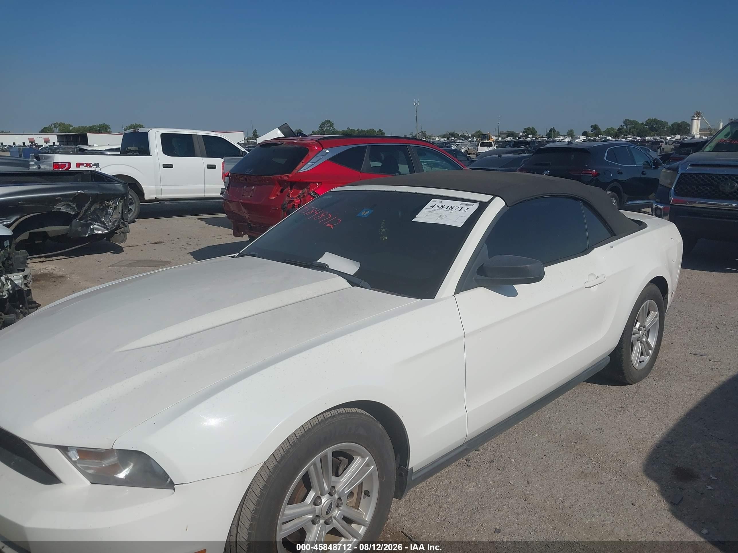 2012 Ford Mustang V6 White vin: 1ZVBP8EM5C5222391