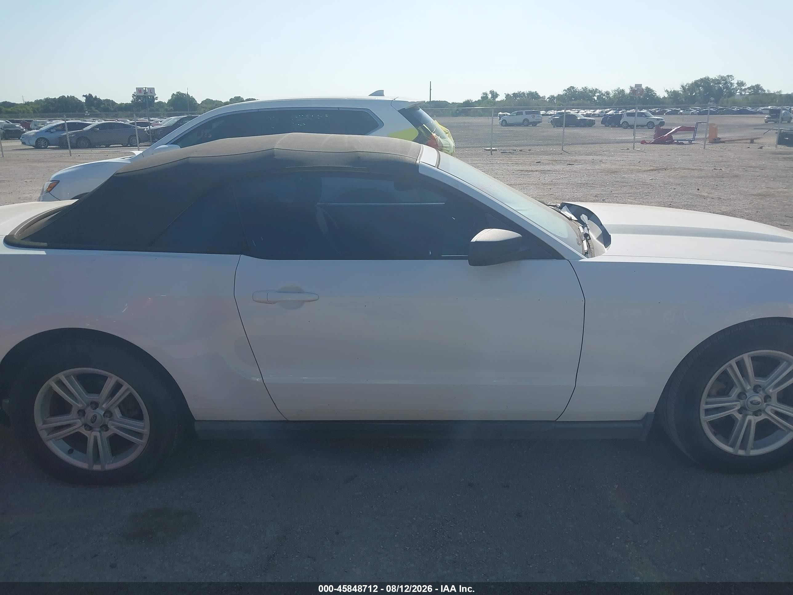 2012 Ford Mustang V6 White vin: 1ZVBP8EM5C5222391