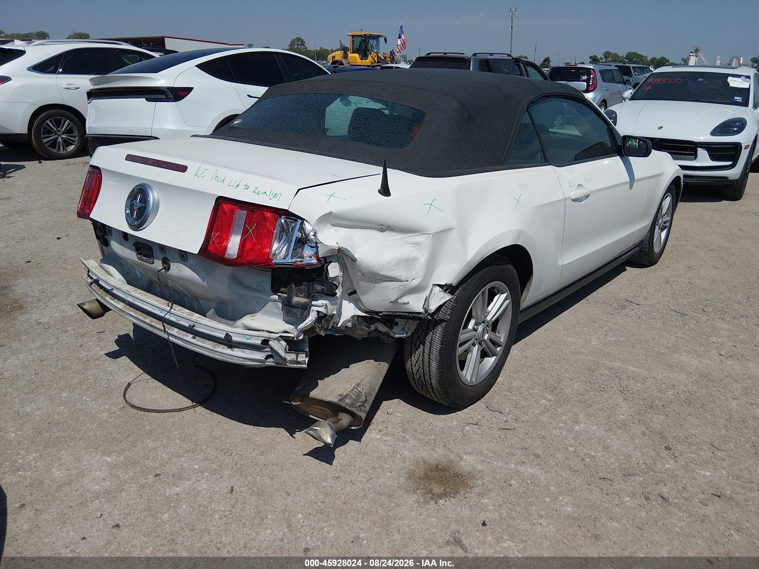 2012 Ford Mustang V6 Белый vin: 1ZVBP8EM5C5273194