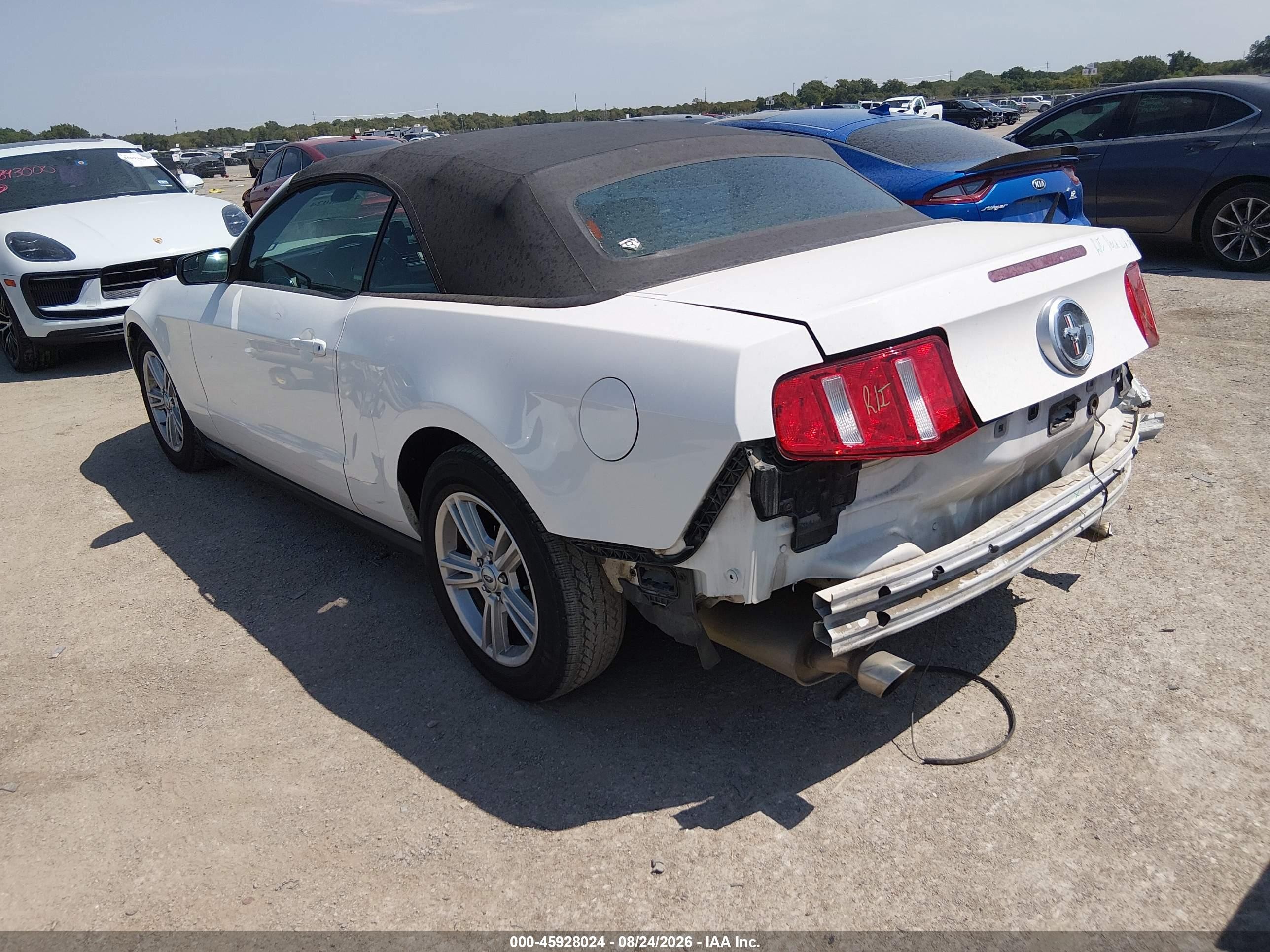 2012 Ford Mustang V6 Белый vin: 1ZVBP8EM5C5273194