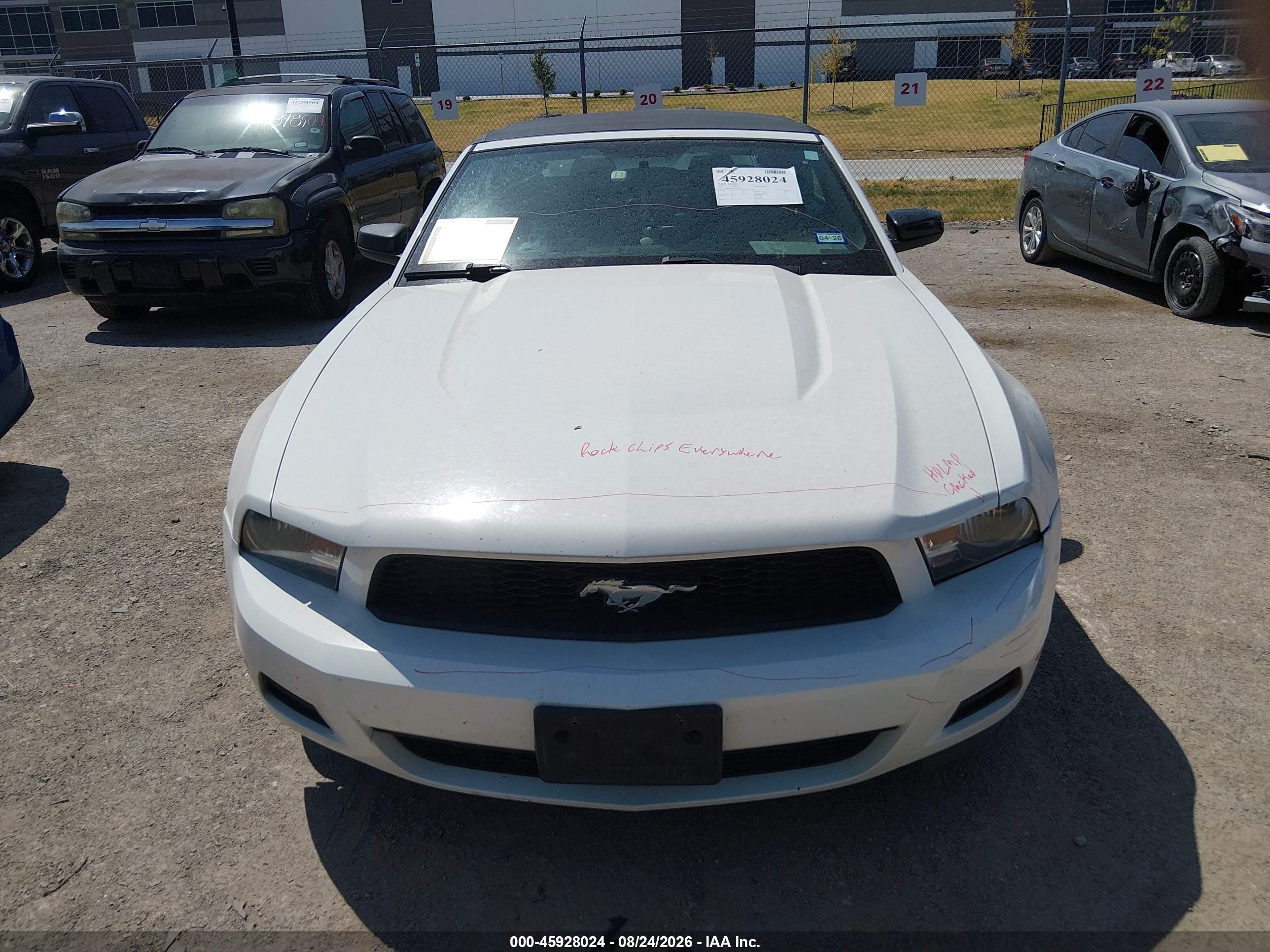 2012 Ford Mustang V6 Белый vin: 1ZVBP8EM5C5273194
