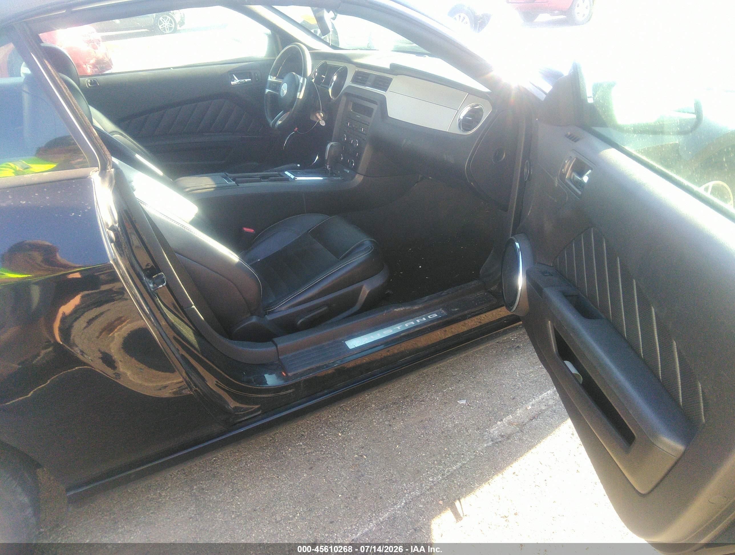 2013 Ford Mustang V6 Premium Black vin: 1ZVBP8EM5D5203549
