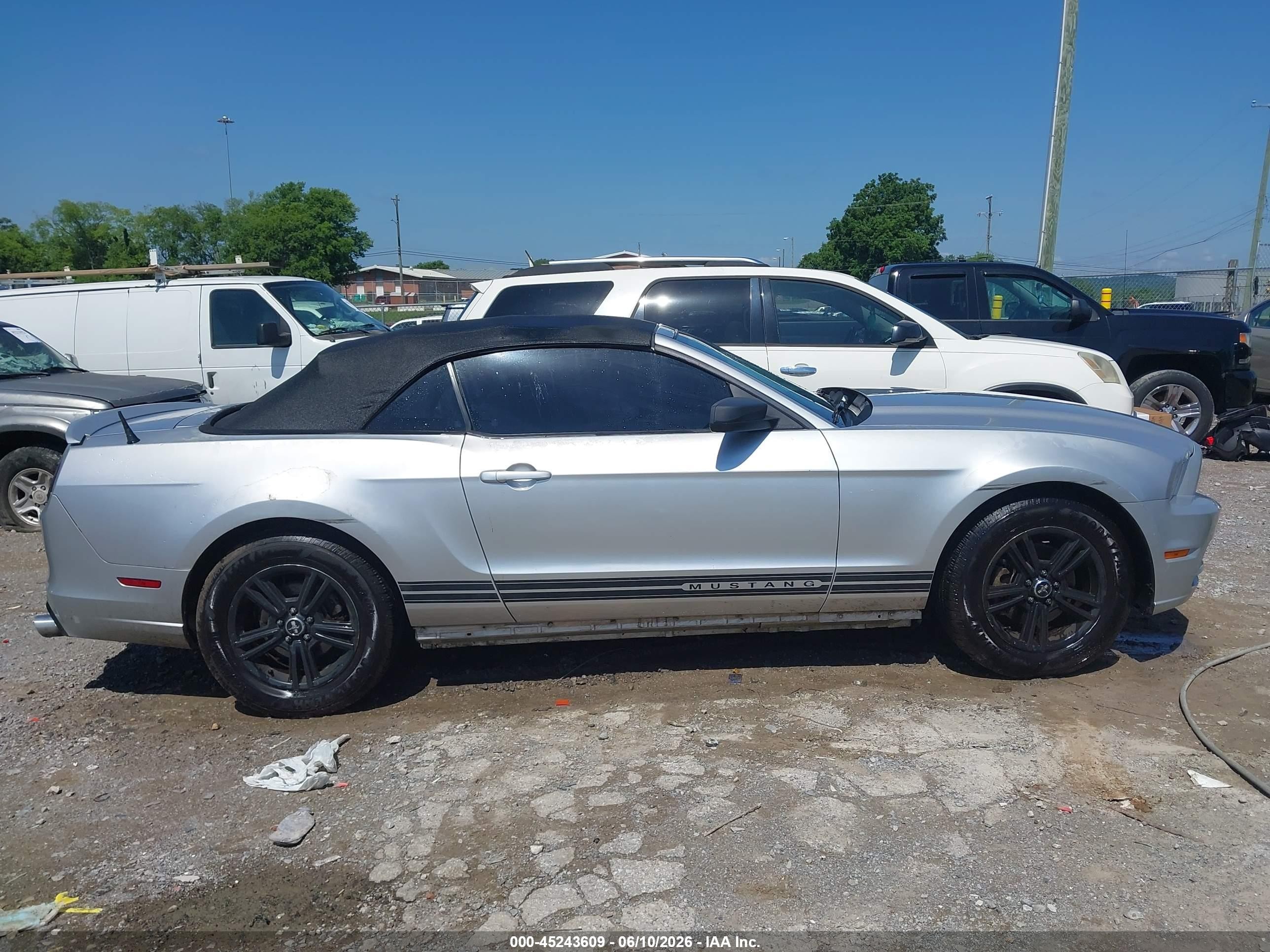2013 Ford Mustang V6 Silver vin: 1ZVBP8EM5D5214373