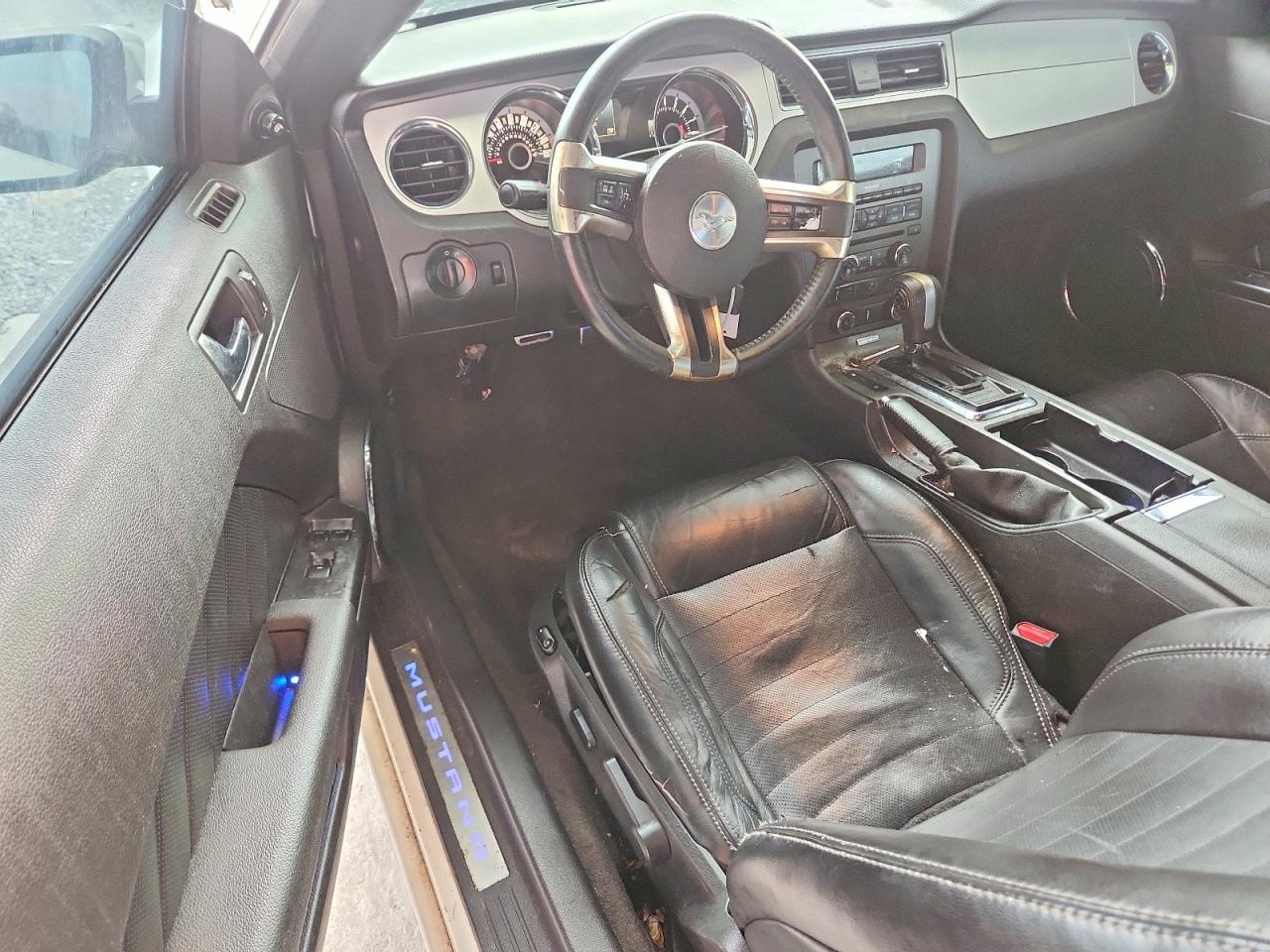 2013 Ford Mustang White vin: 1ZVBP8EM5D5226071
