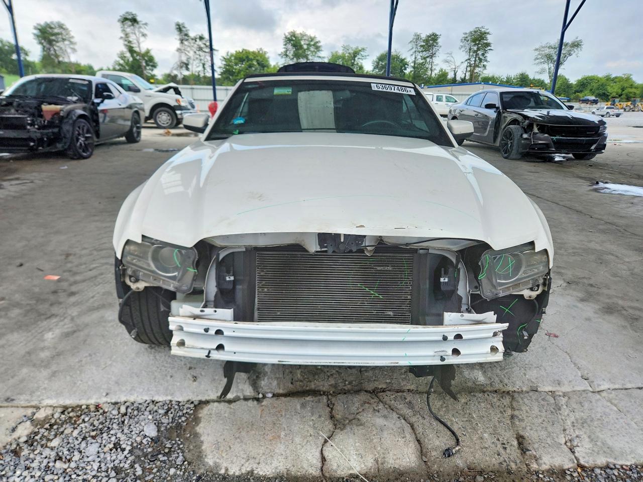 2013 Ford Mustang White vin: 1ZVBP8EM5D5226071