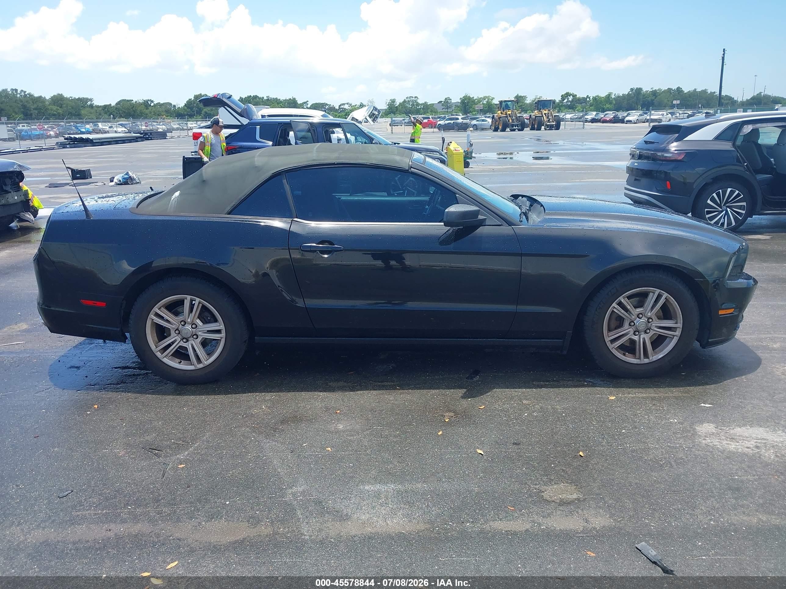 2014 Ford Mustang V6 Black vin: 1ZVBP8EM5E5222216