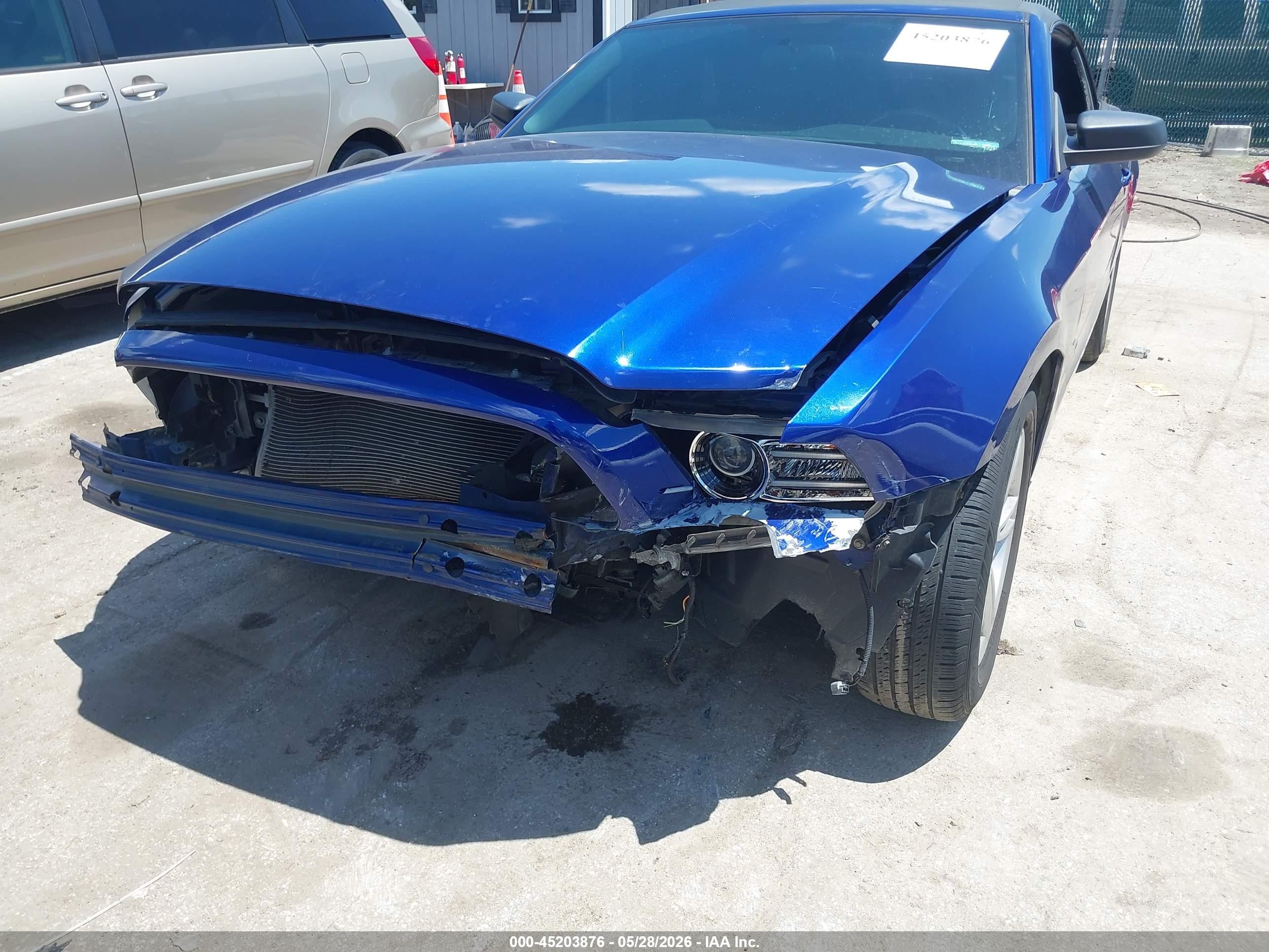 2014 Ford Mustang V6 Blue vin: 1ZVBP8EM5E5232034
