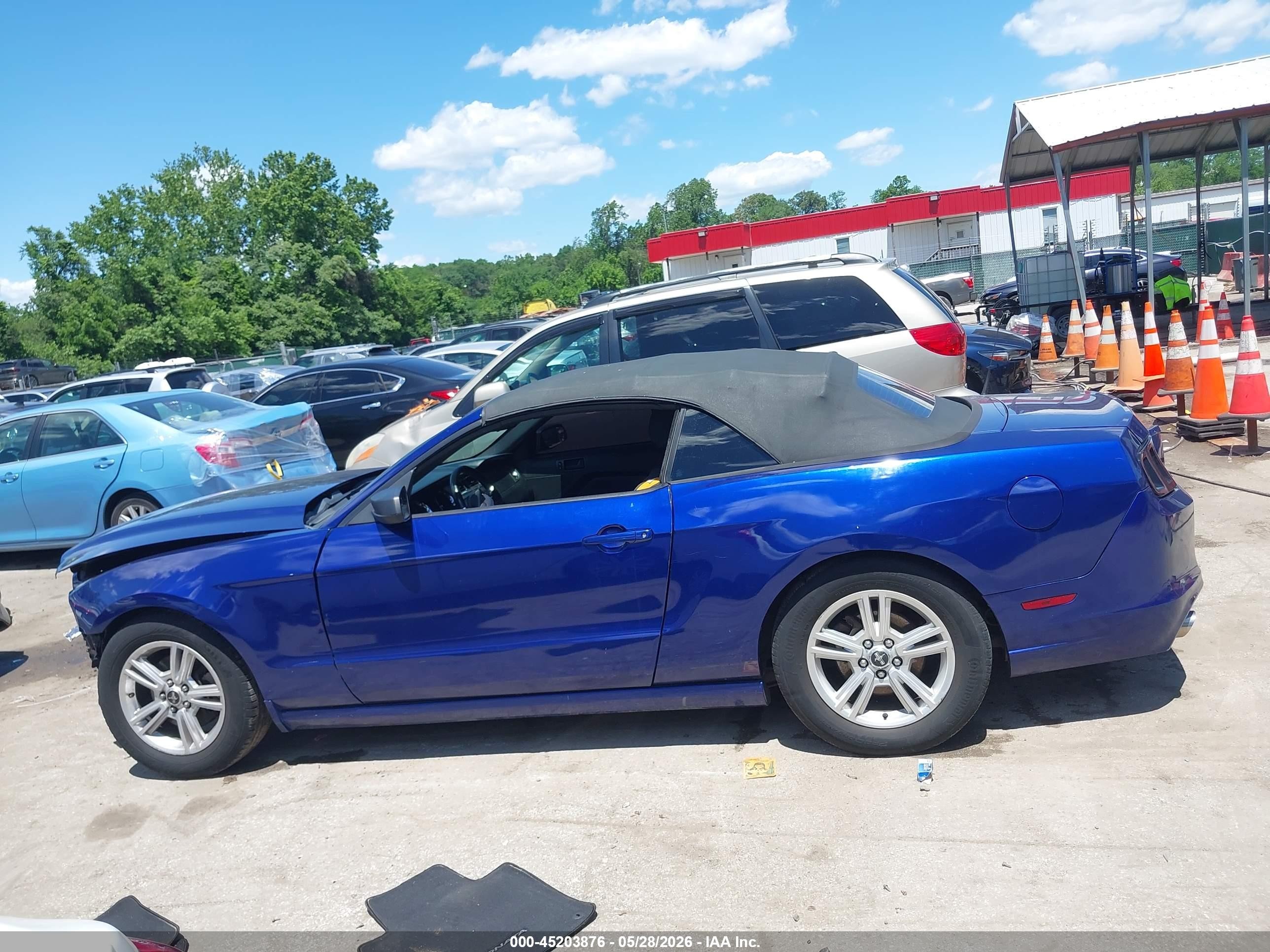 2014 Ford Mustang V6 Blue vin: 1ZVBP8EM5E5232034