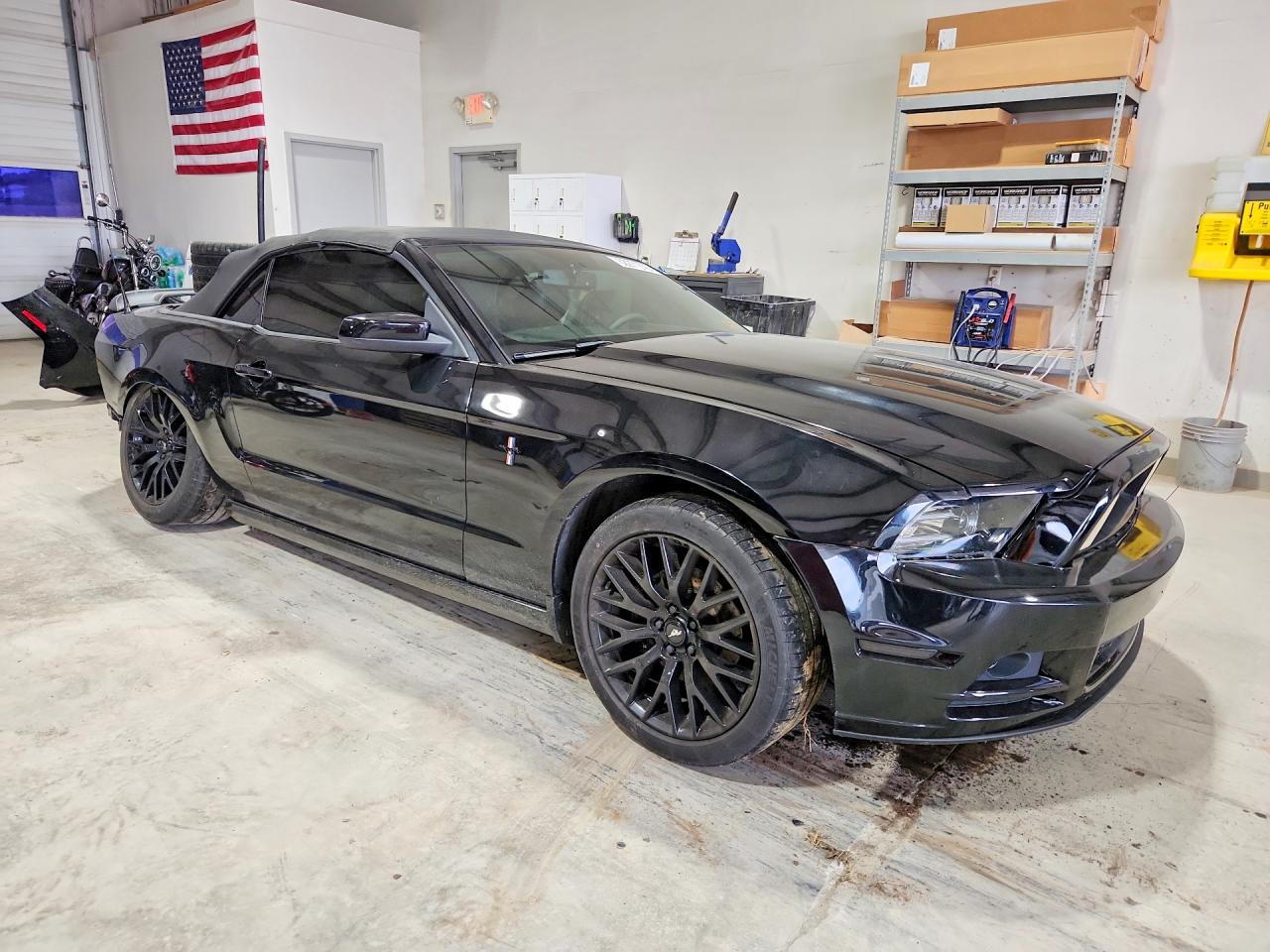2014 Ford Mustang Black vin: 1ZVBP8EM5E5328701