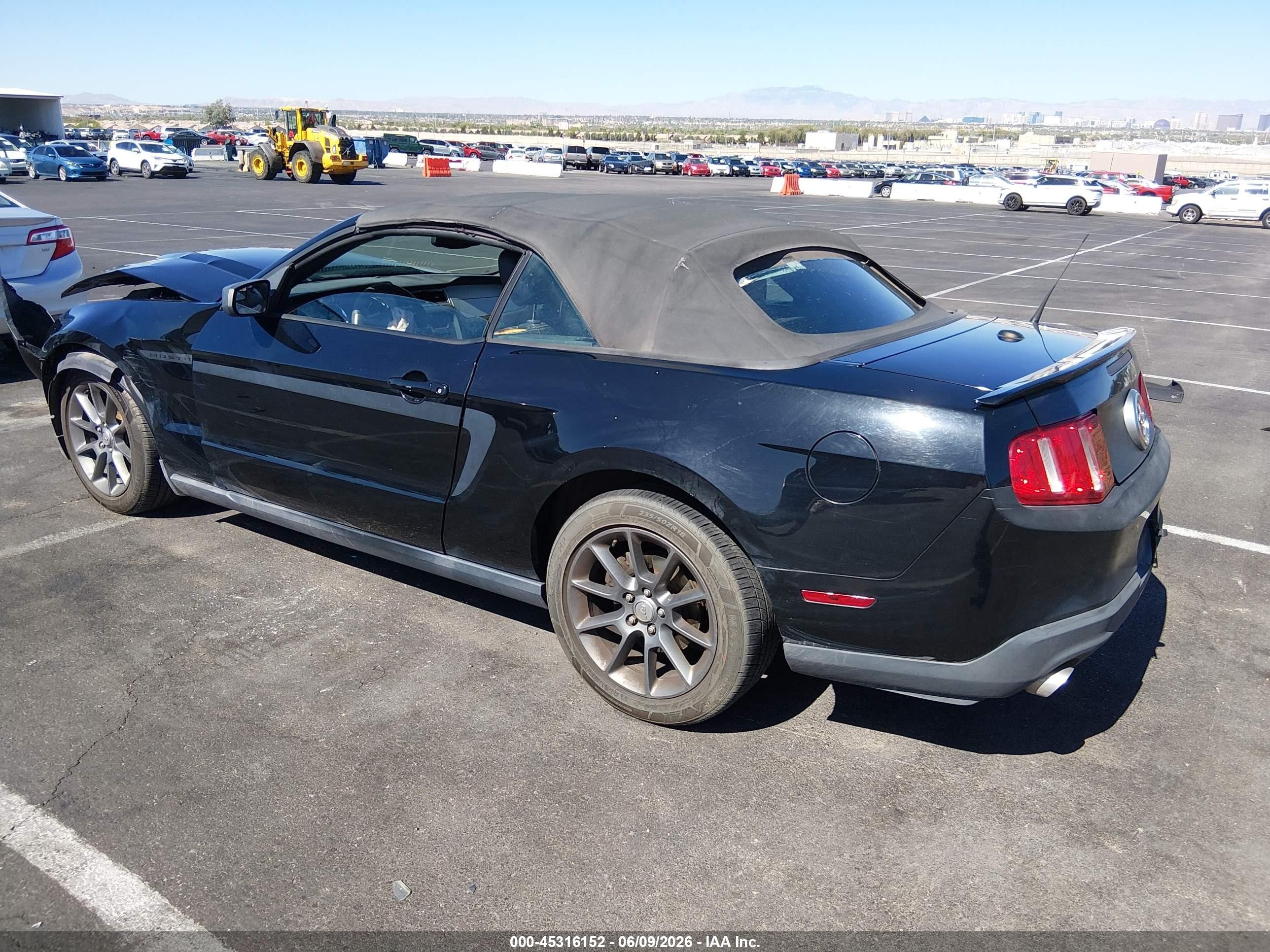2011 Ford Mustang V6 Premium Черный vin: 1ZVBP8EM6B5122721
