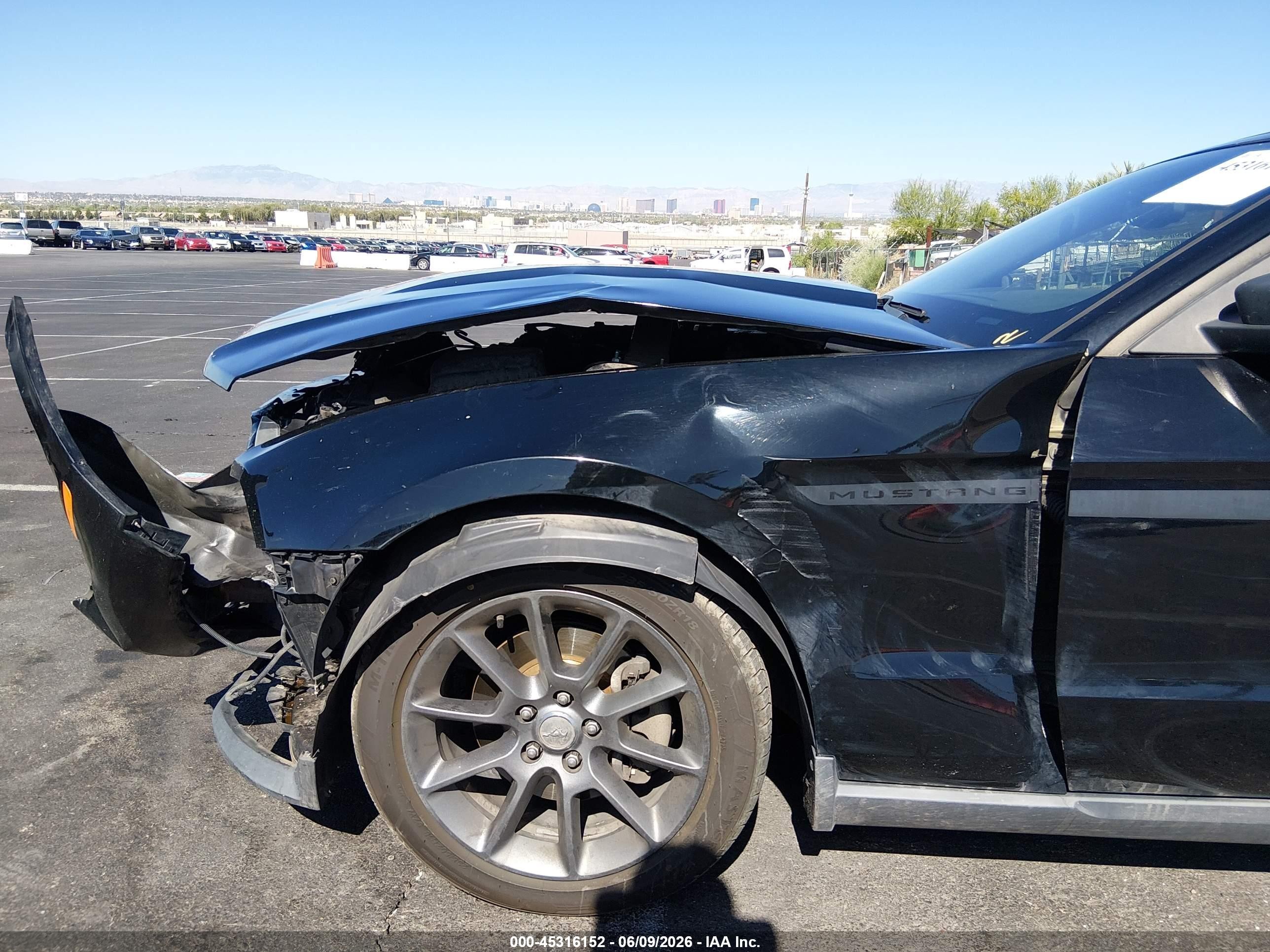 2011 Ford Mustang V6 Premium Черный vin: 1ZVBP8EM6B5122721
