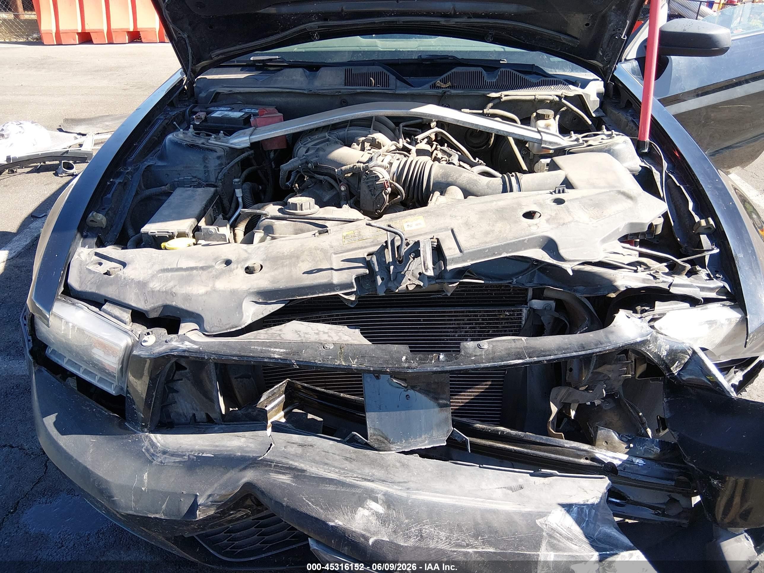 2011 Ford Mustang V6 Premium Черный vin: 1ZVBP8EM6B5122721