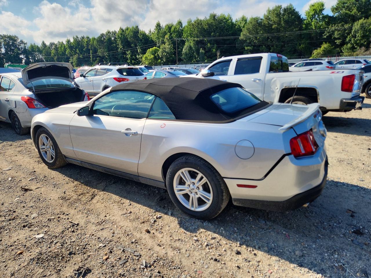 2011 Ford Mustang Серебряный vin: 1ZVBP8EM6B5159378