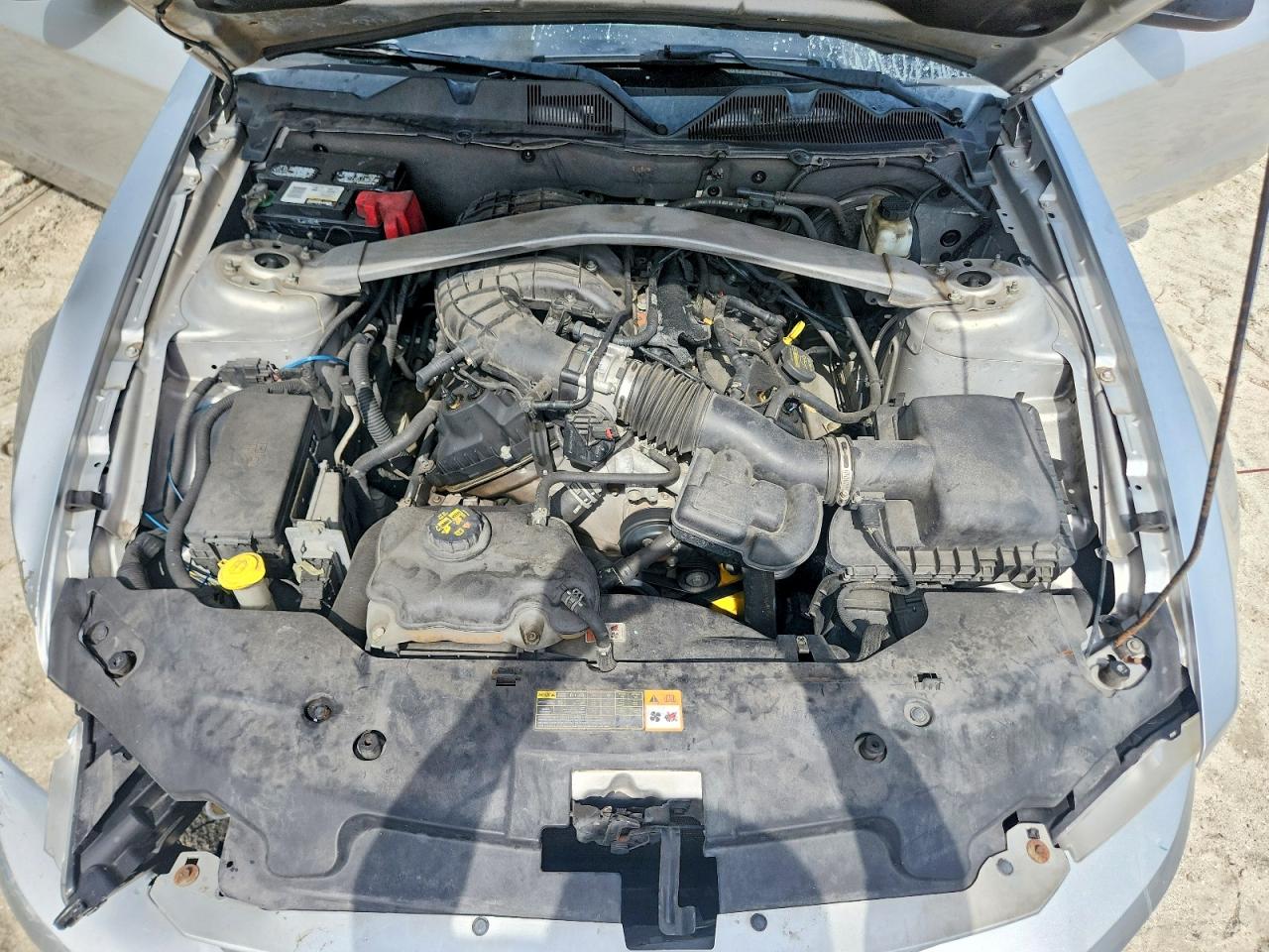 2012 Ford Mustang Серебряный vin: 1ZVBP8EM6C5259305