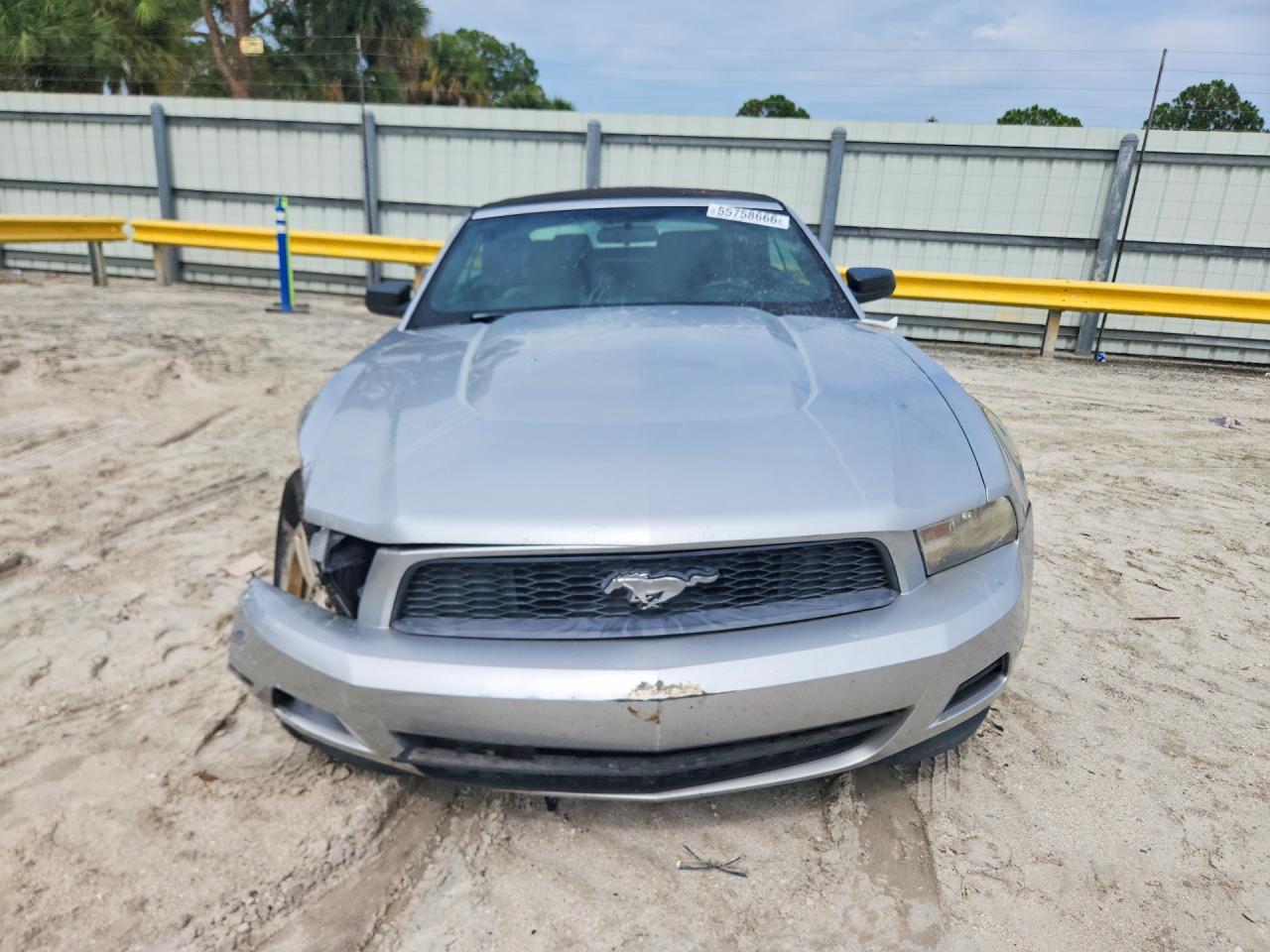 2012 Ford Mustang Серебряный vin: 1ZVBP8EM6C5259305