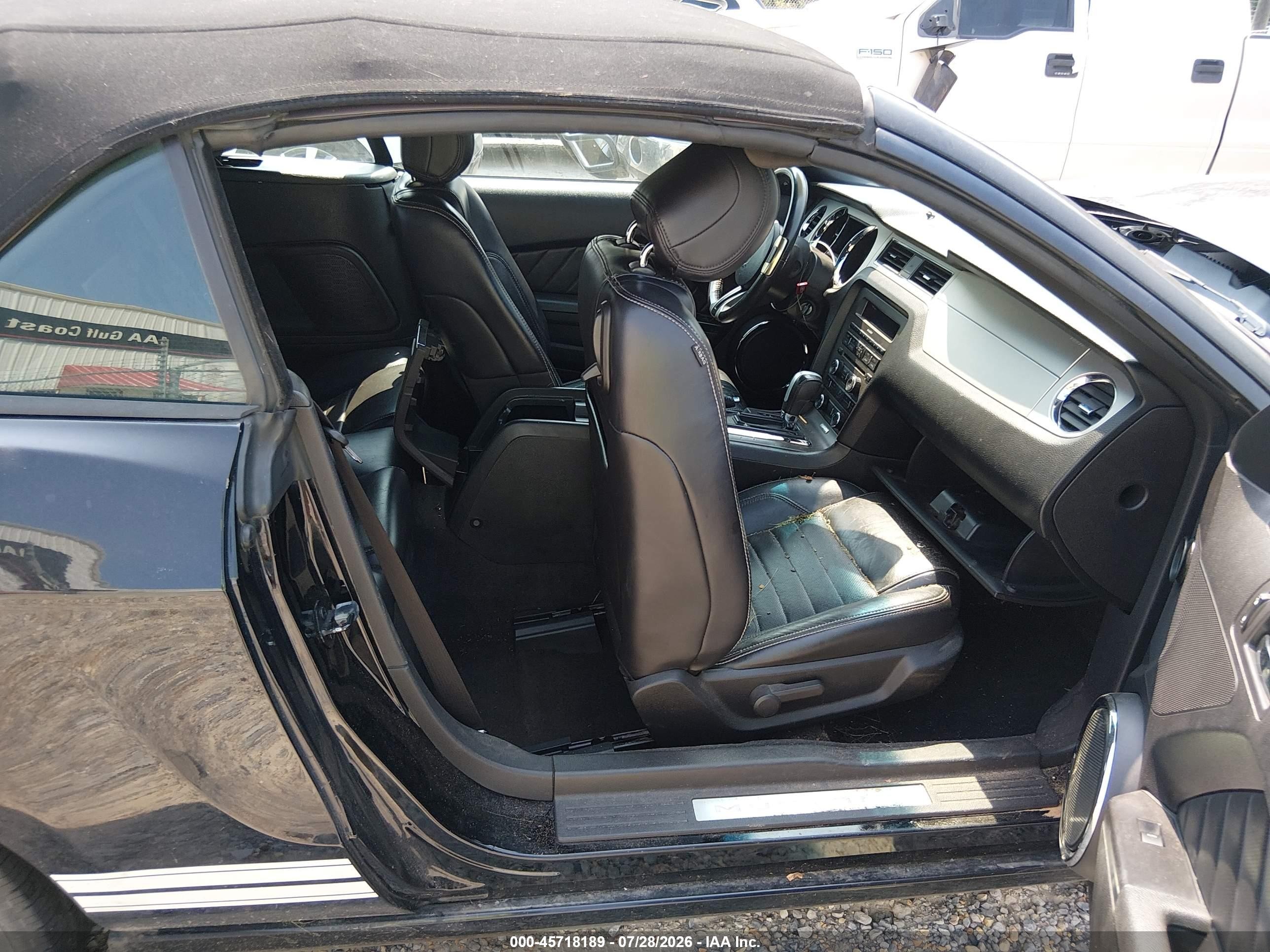 2013 Ford Mustang V6 Premium Black vin: 1ZVBP8EM6D5219372