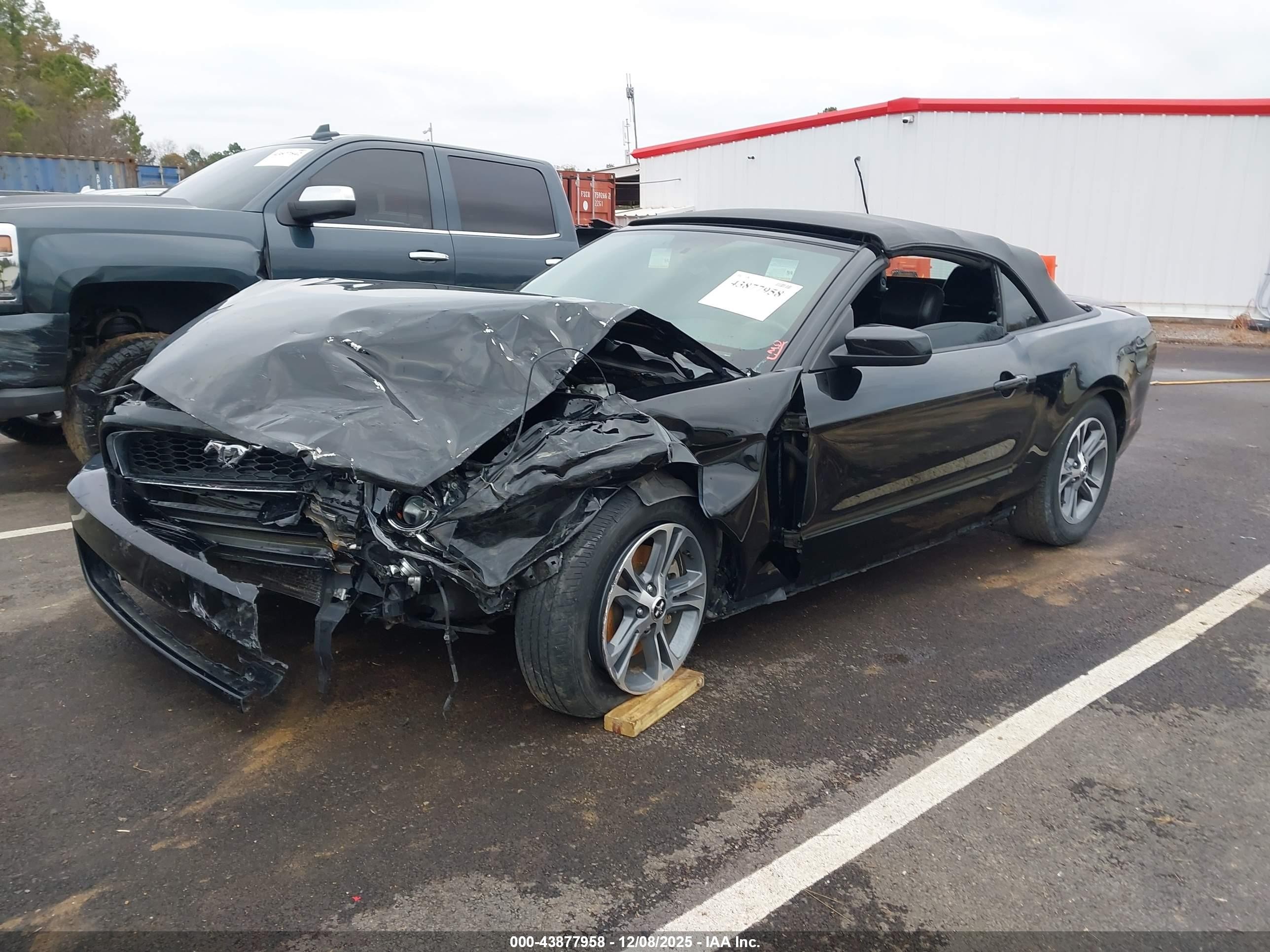 2014 Ford Mustang V6 Premium Черный vin: 1ZVBP8EM6E5205506