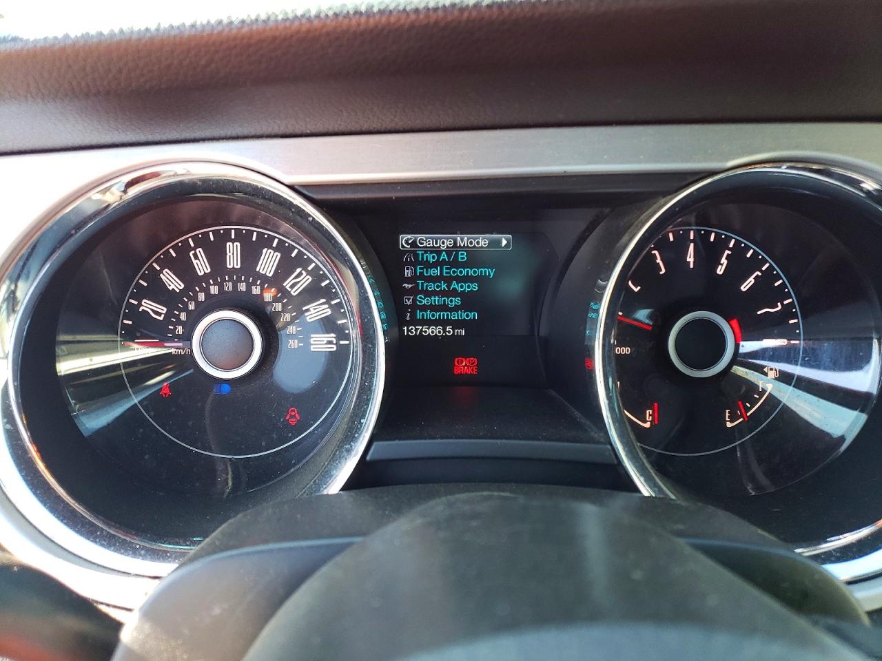 2014 Ford Mustang Red vin: 1ZVBP8EM6E5236173