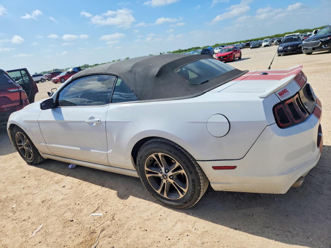 2014 Ford Mustang Белый vin: 1ZVBP8EM6E5242605