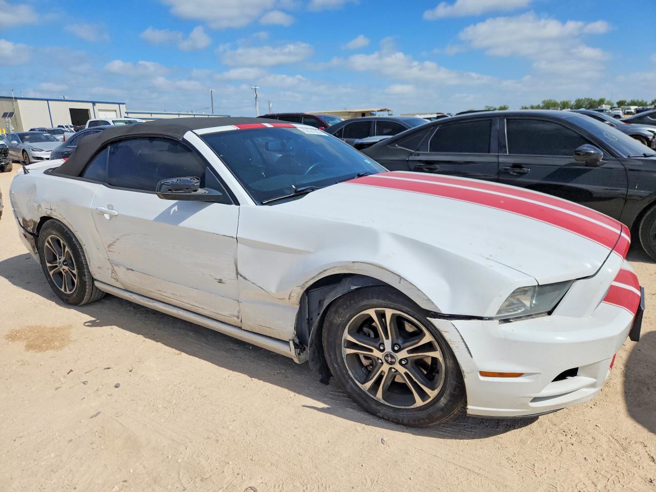 2014 Ford Mustang Белый vin: 1ZVBP8EM6E5242605