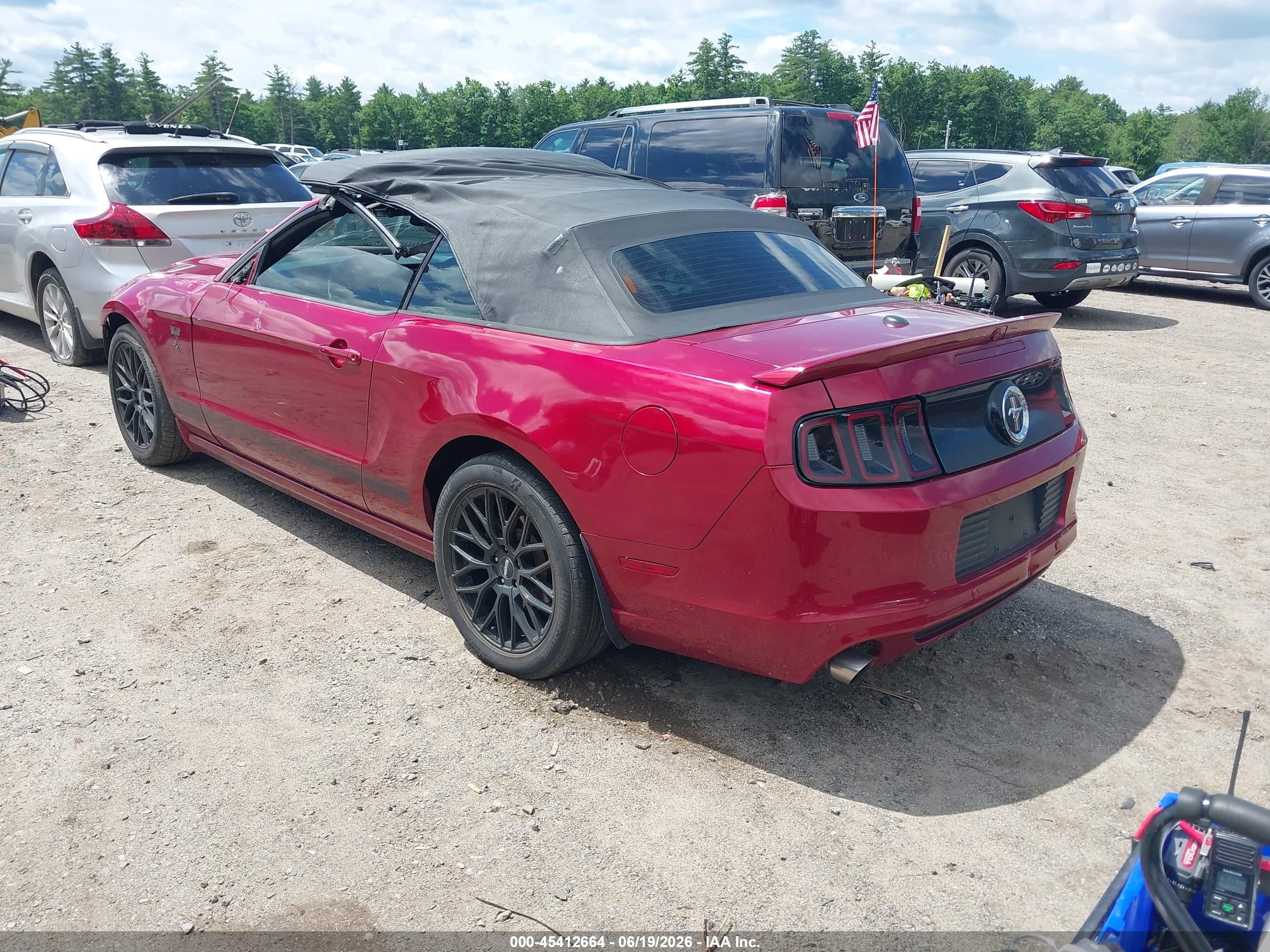 2014 Ford Mustang V6 Red vin: 1ZVBP8EM6E5248050