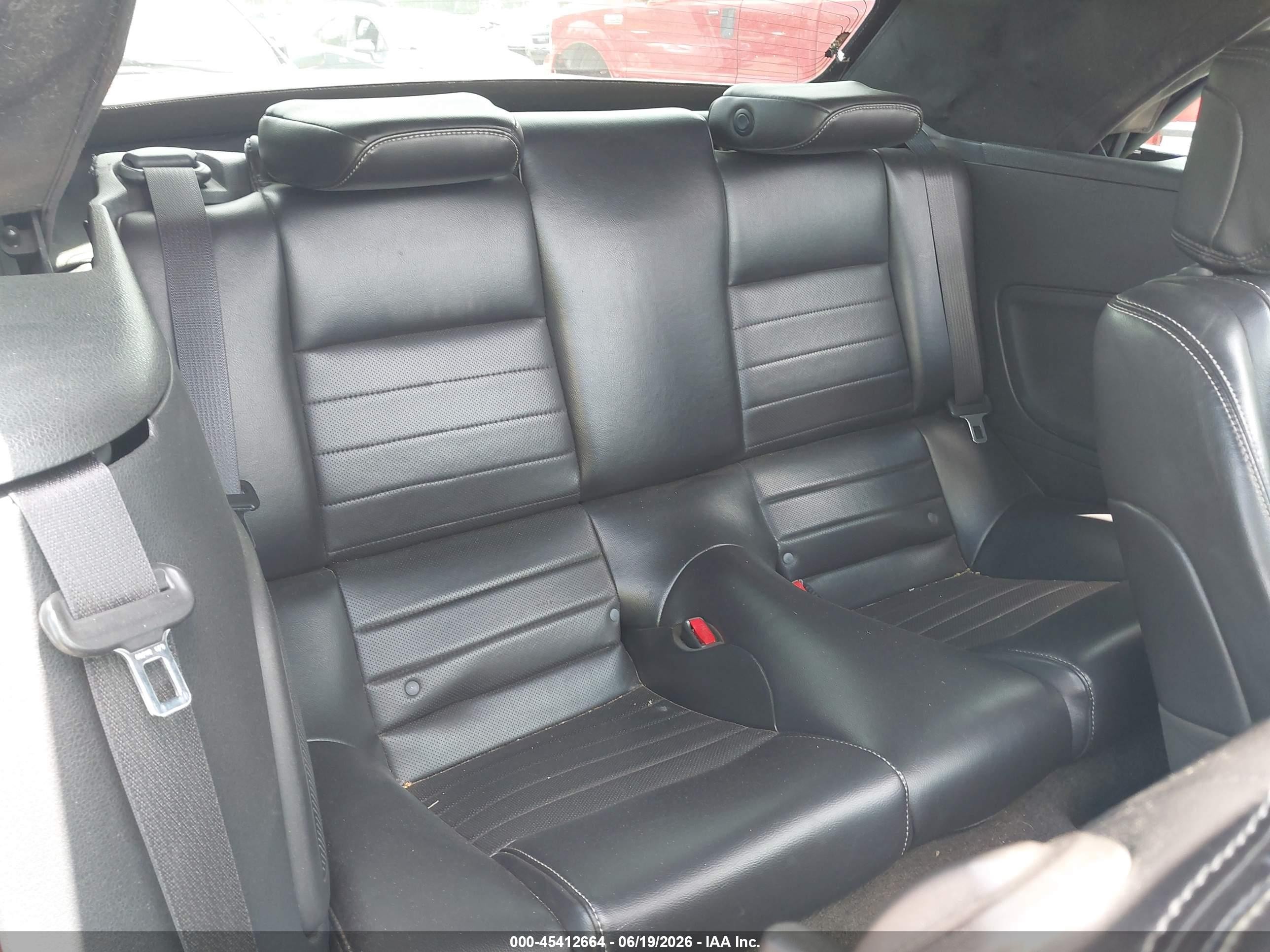 2014 Ford Mustang V6 Red vin: 1ZVBP8EM6E5248050