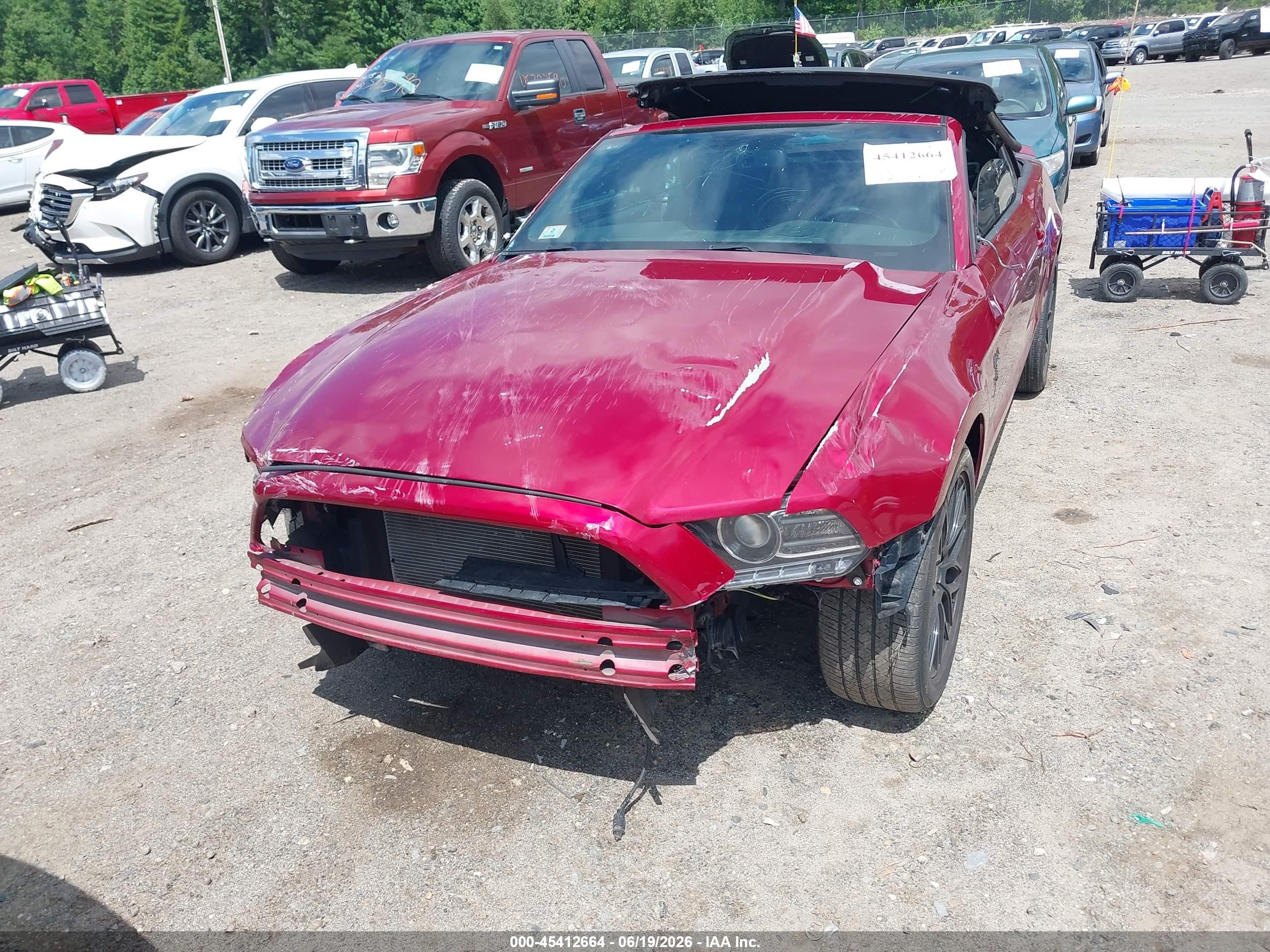 2014 Ford Mustang V6 Red vin: 1ZVBP8EM6E5248050