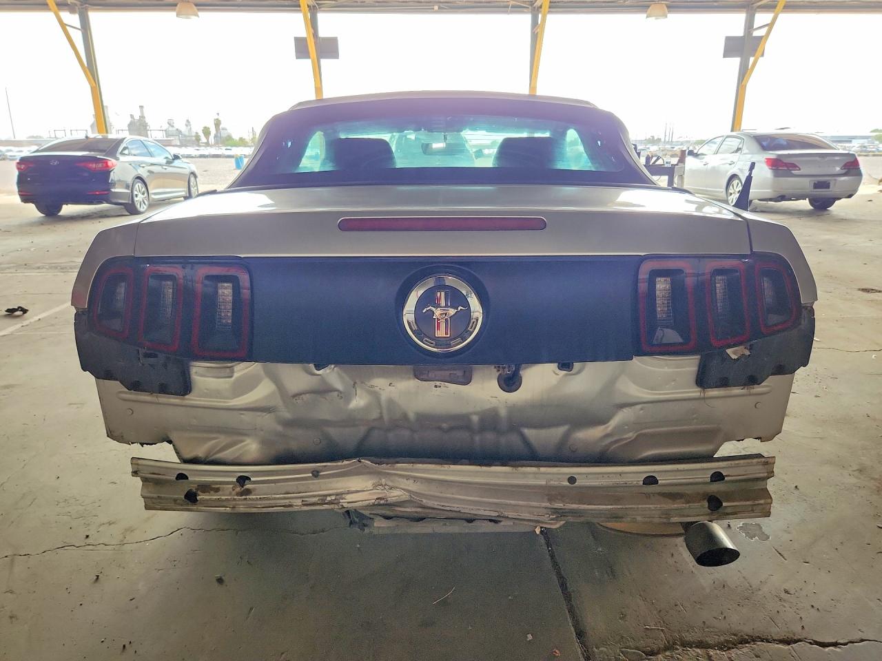 2014 Ford Mustang Silver vin: 1ZVBP8EM6E5260327