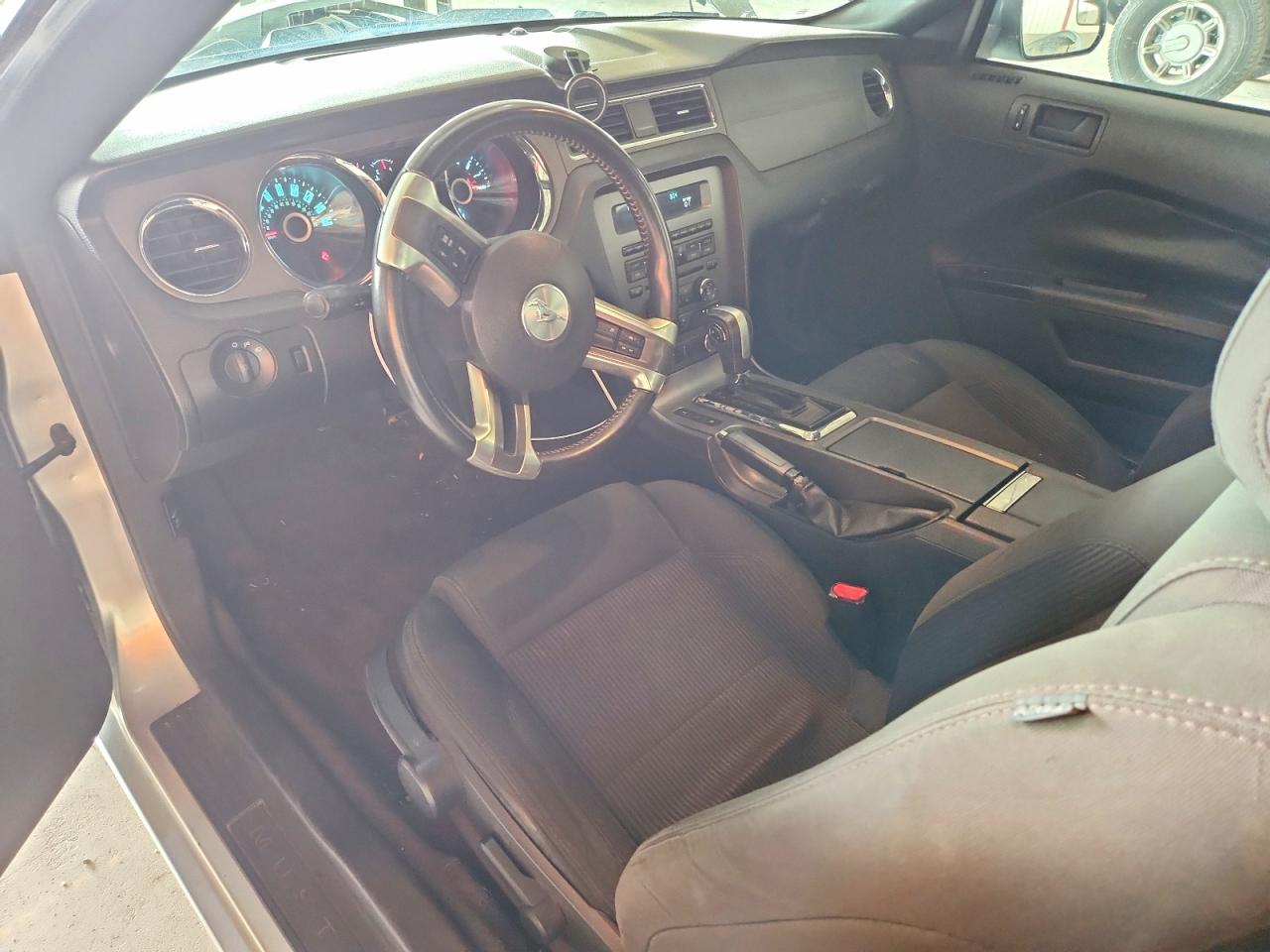 2014 Ford Mustang Silver vin: 1ZVBP8EM6E5260327
