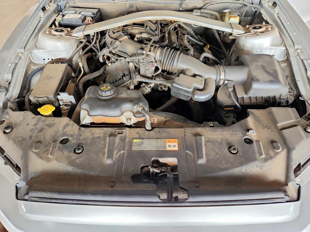 2014 Ford Mustang Silver vin: 1ZVBP8EM6E5260327