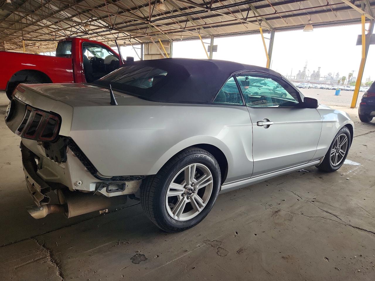 2014 Ford Mustang Silver vin: 1ZVBP8EM6E5260327