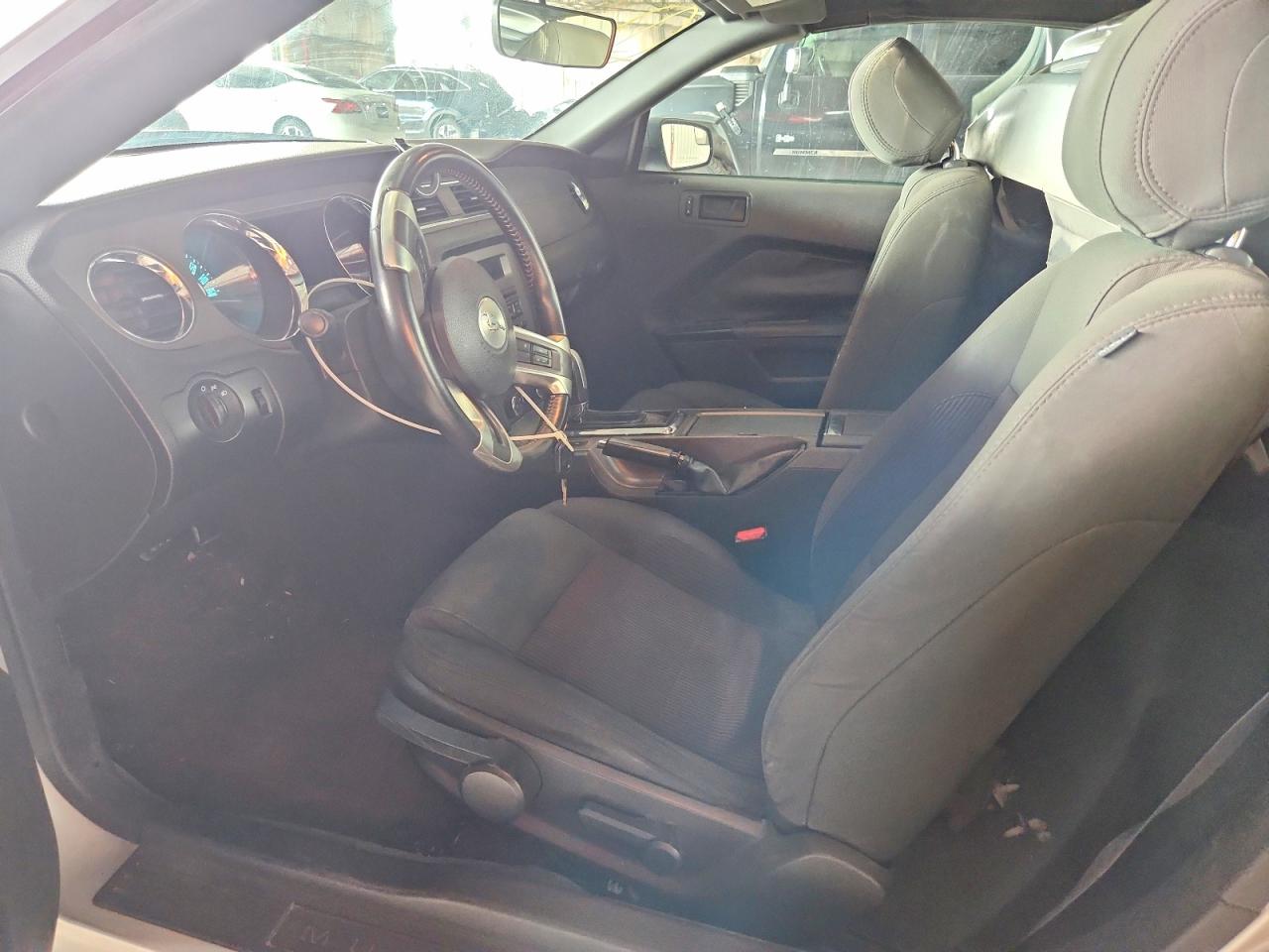2014 Ford Mustang Silver vin: 1ZVBP8EM6E5260327