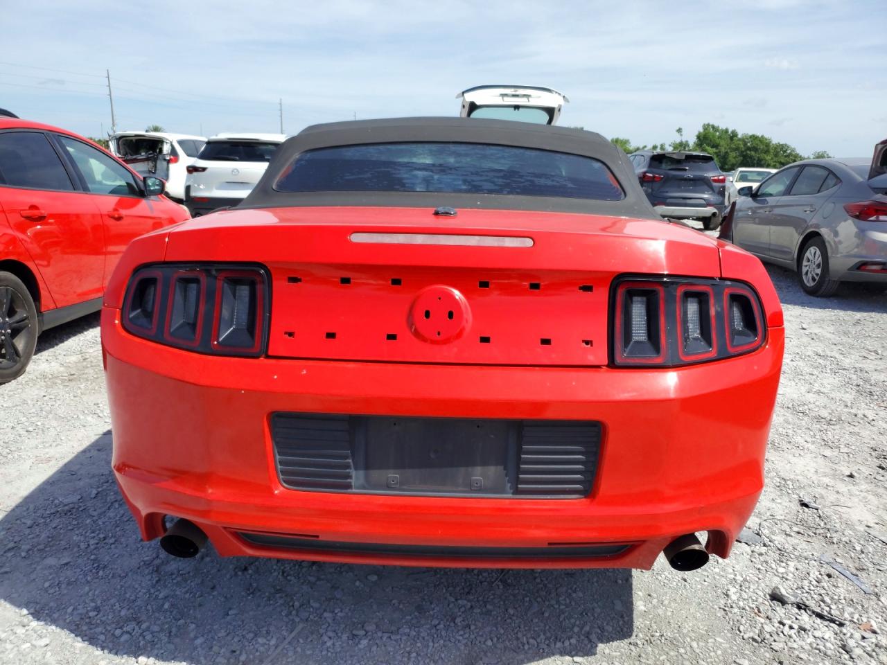 2014 Ford Mustang Red vin: 1ZVBP8EM6E5263535
