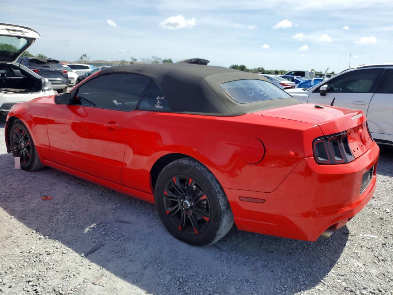 2014 Ford Mustang Red vin: 1ZVBP8EM6E5263535