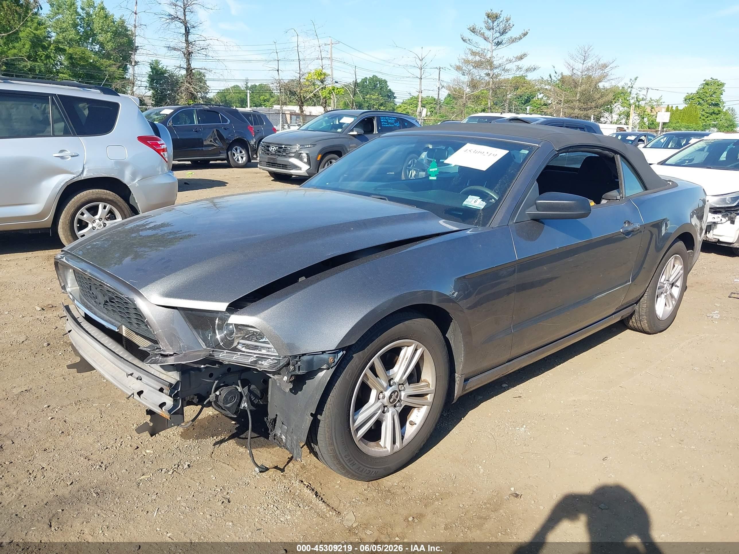2014 Ford Mustang V6 Gray vin: 1ZVBP8EM6E5328447