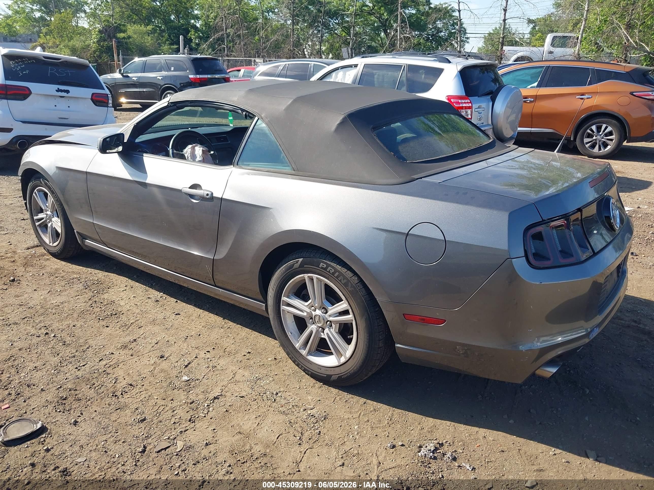 2014 Ford Mustang V6 Gray vin: 1ZVBP8EM6E5328447