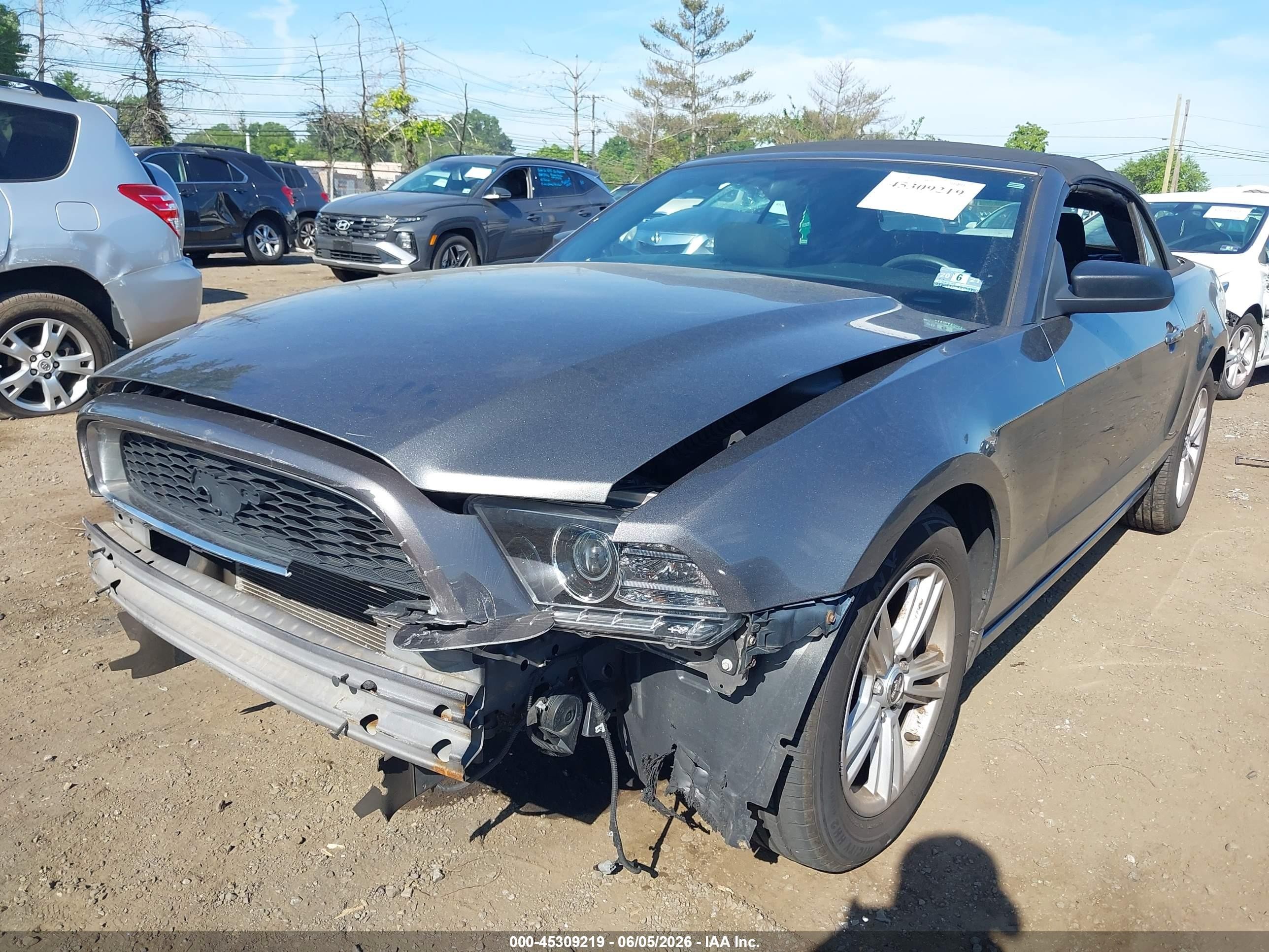 2014 Ford Mustang V6 Gray vin: 1ZVBP8EM6E5328447