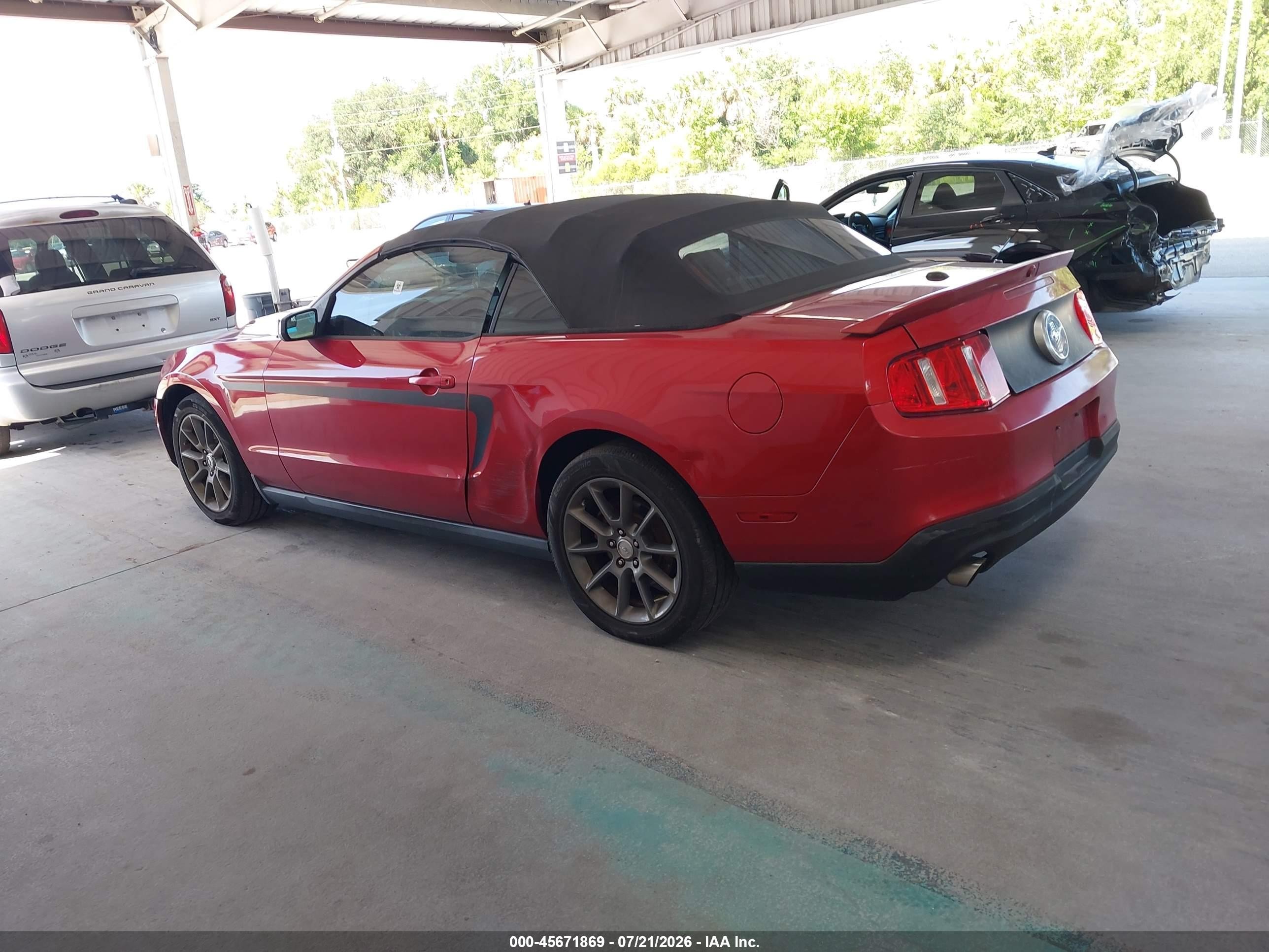 2011 Ford Mustang V6 Premium Maroon vin: 1ZVBP8EM7B5151256