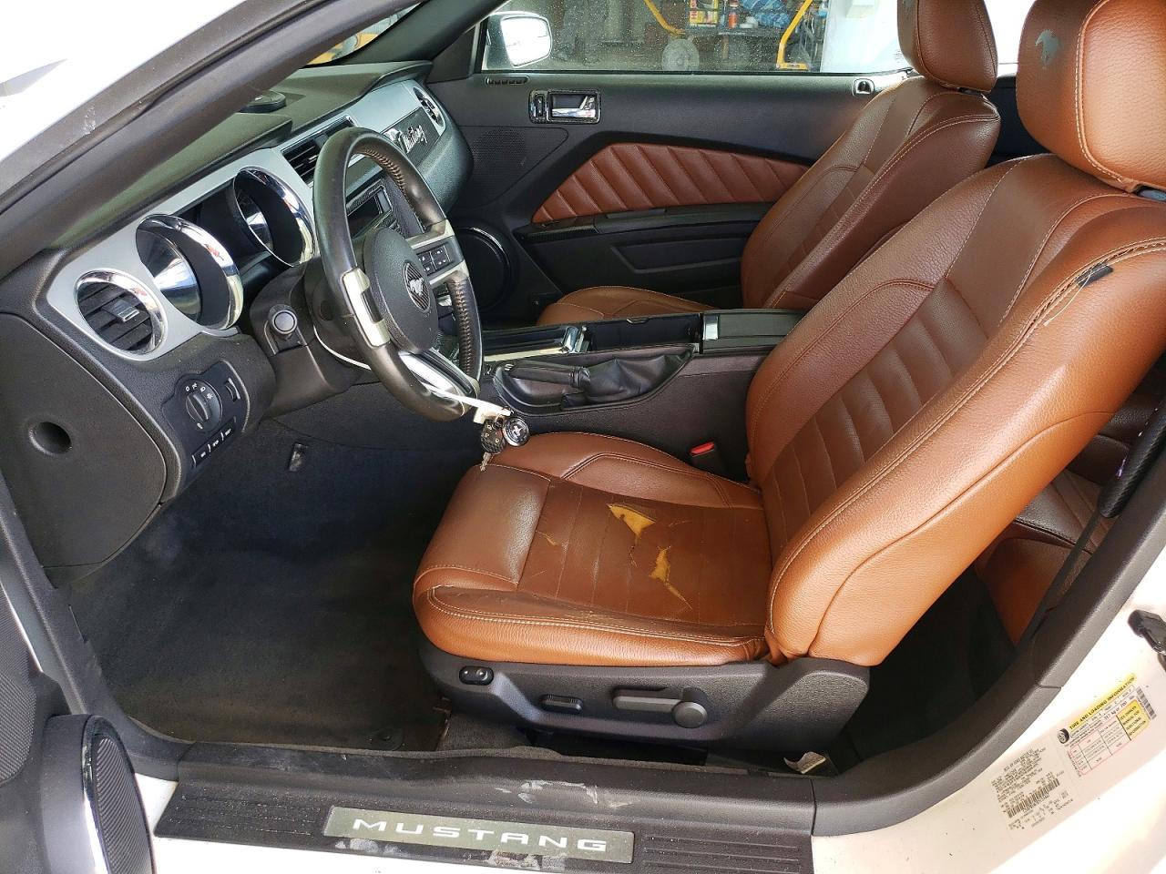 2011 Ford Mustang Белый vin: 1ZVBP8EM7B5155467