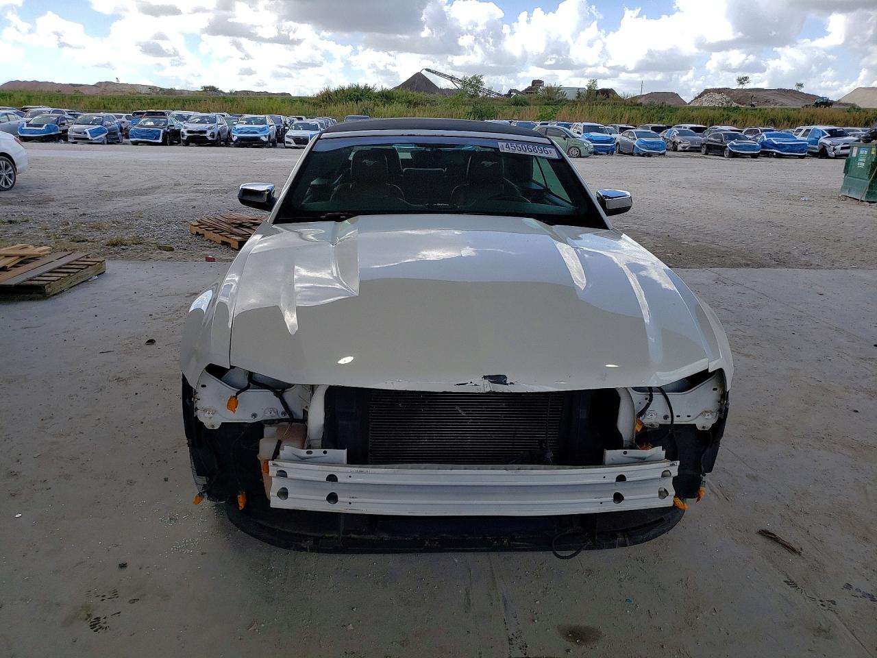 2011 Ford Mustang Белый vin: 1ZVBP8EM7B5155467