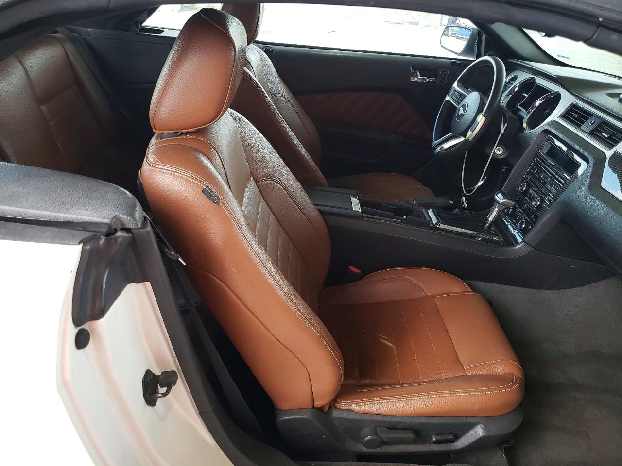 2011 Ford Mustang Белый vin: 1ZVBP8EM7B5155467