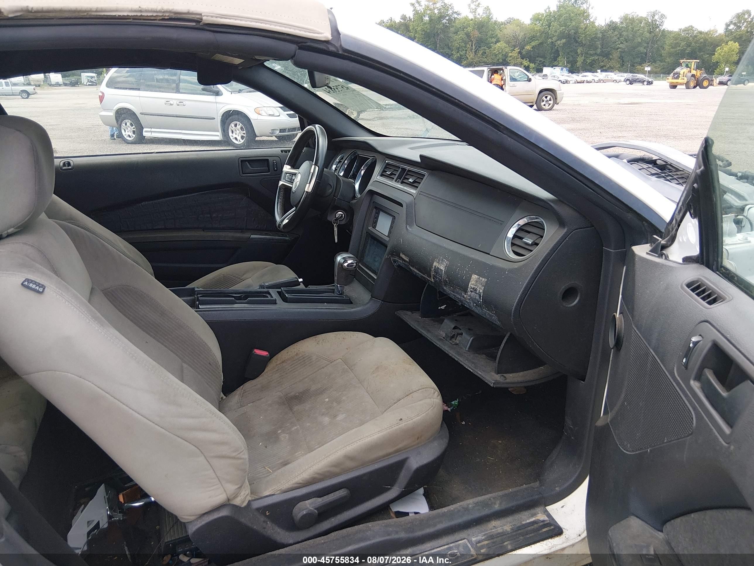 2012 Ford Mustang V6 White vin: 1ZVBP8EM7C5212607