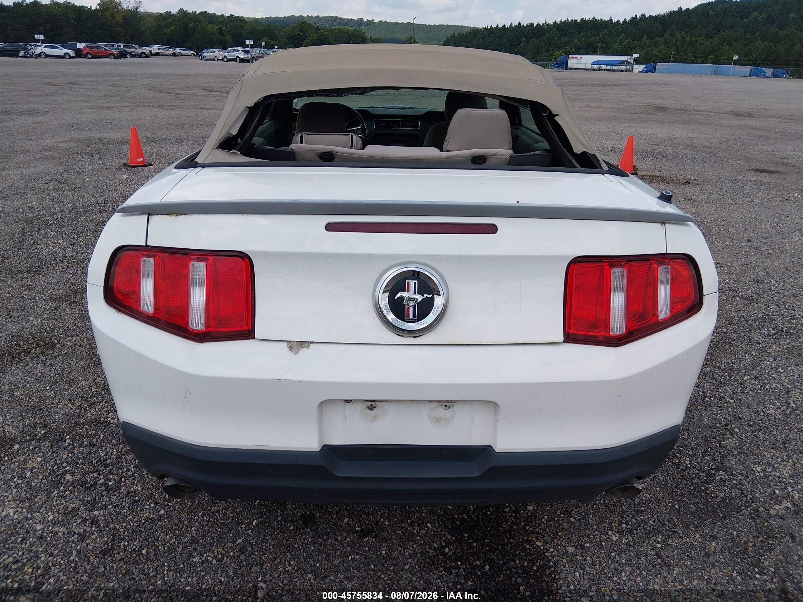 2012 Ford Mustang V6 White vin: 1ZVBP8EM7C5212607