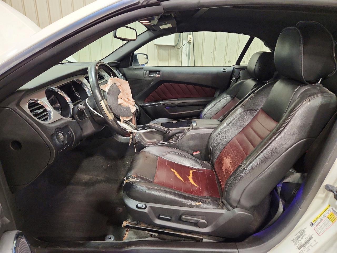 2012 Ford Mustang White vin: 1ZVBP8EM7C5287162