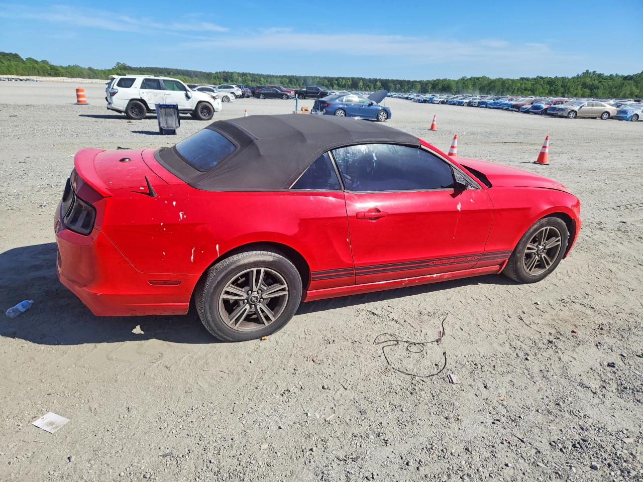 2013 Ford Mustang Red vin: 1ZVBP8EM7D5202712